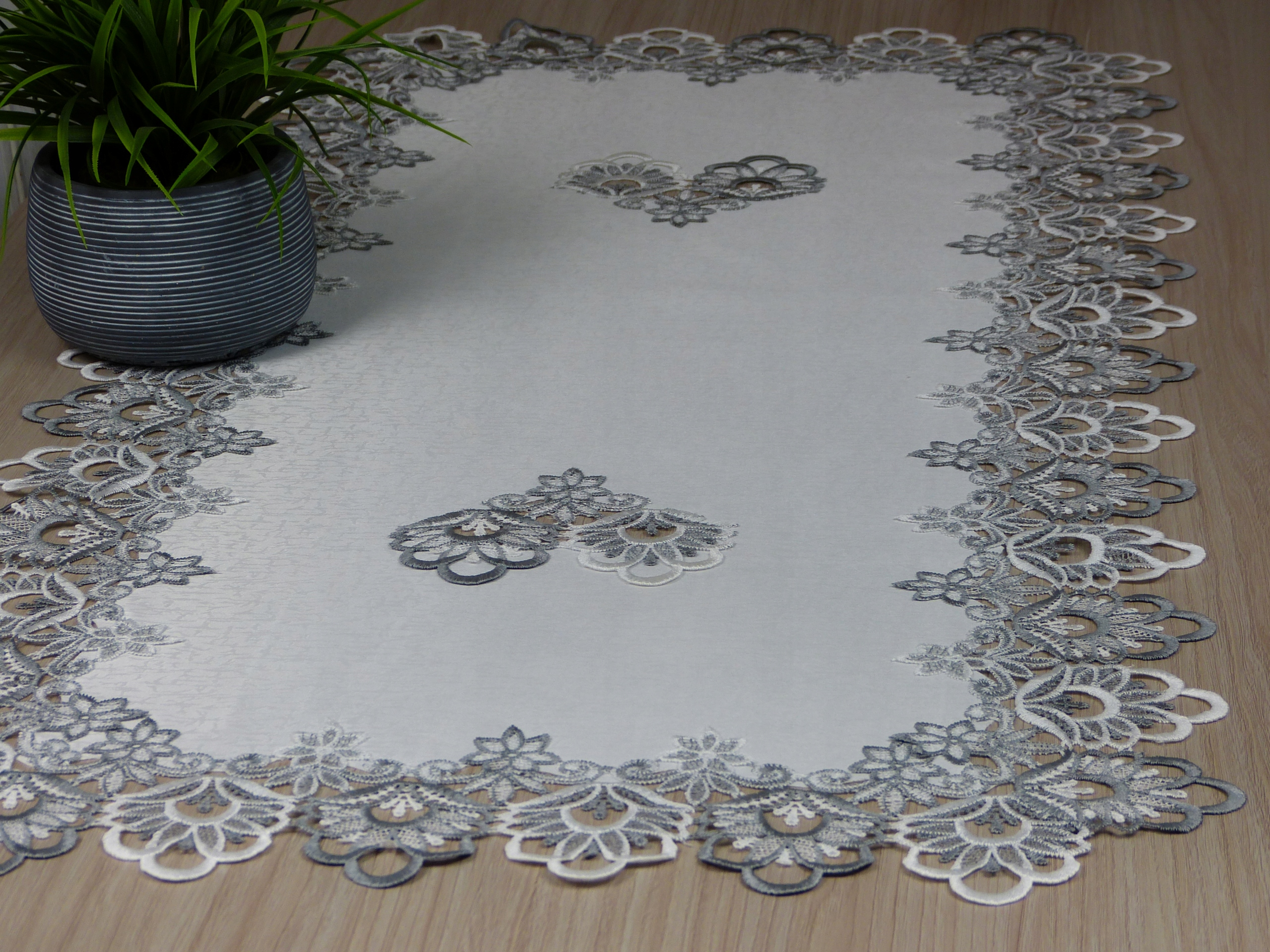 

Bieżnik z gipiurą koronka |60x120cm biało-szary