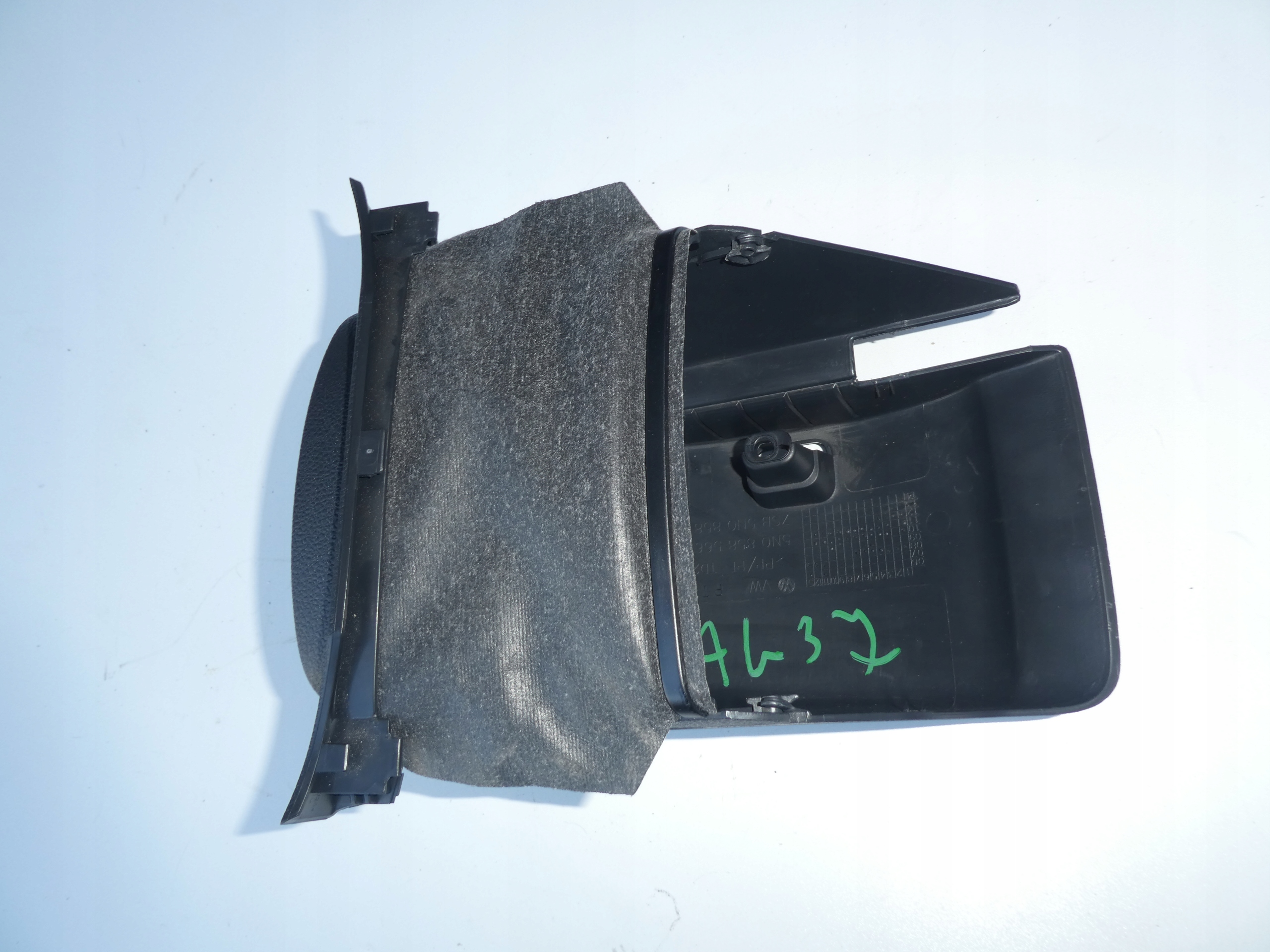 VW TIGUAN 5N obal volantu 5N0858565B