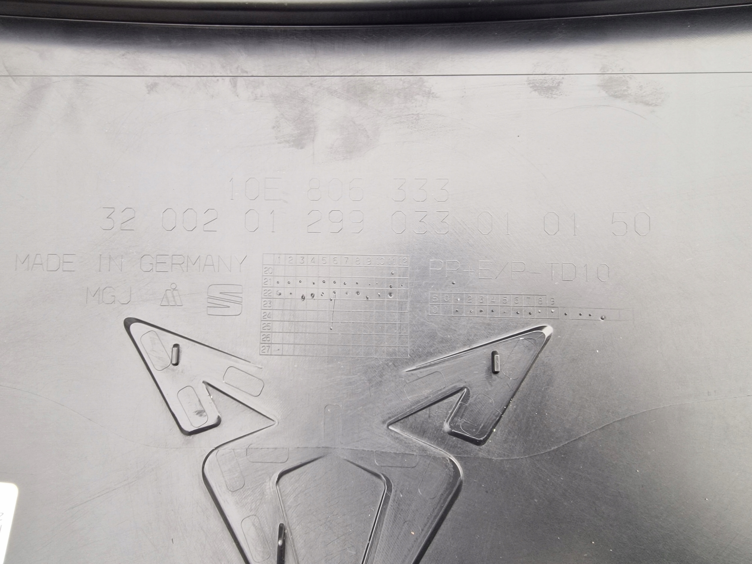 SEAT CUPRA BORN 10E lišta maska nárazníku Horn