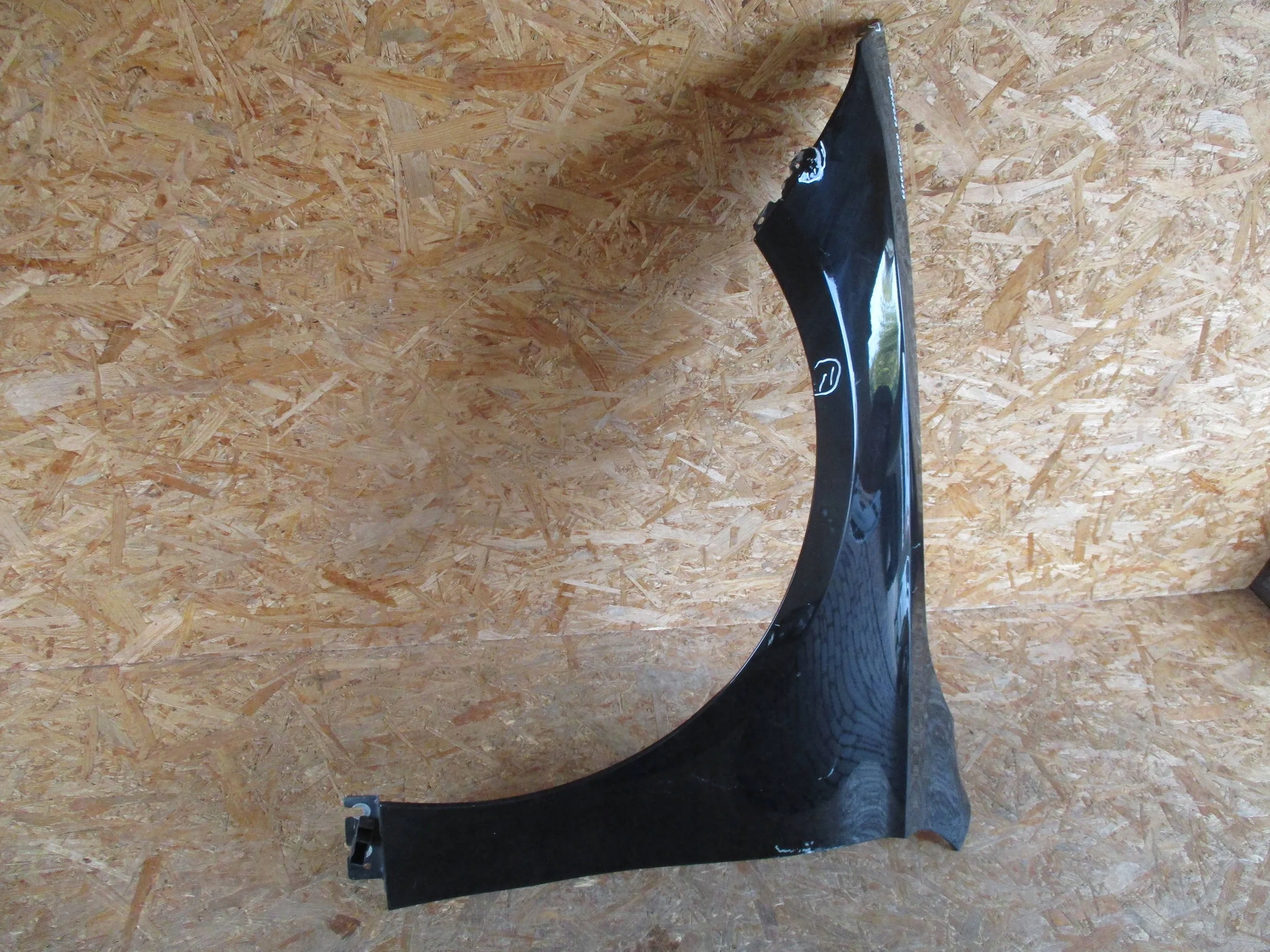 fender front left MERCEDES A KLASA W177