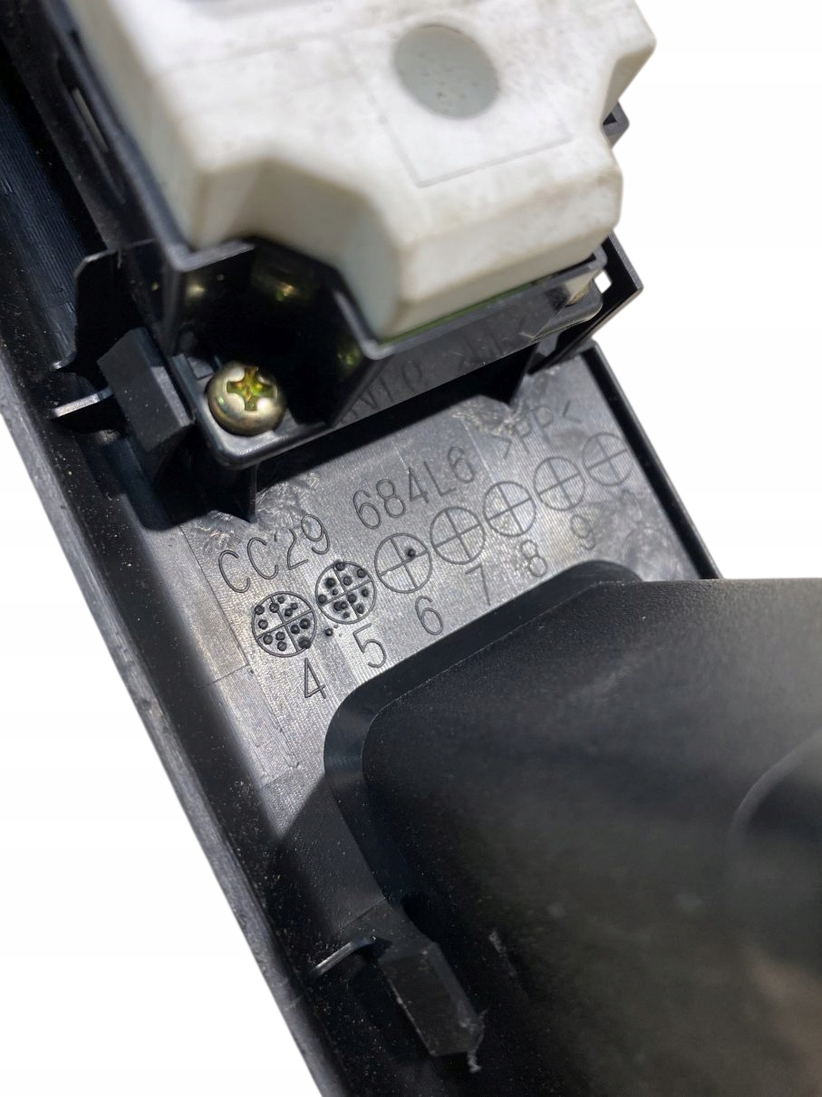 PANEL okna levý předek MAZDA 5 a CC29684L6