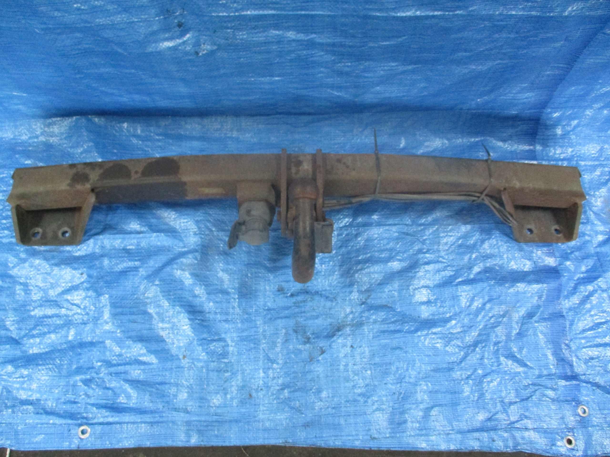 HAK HOLOWNICZY AUDI Q7 4L0