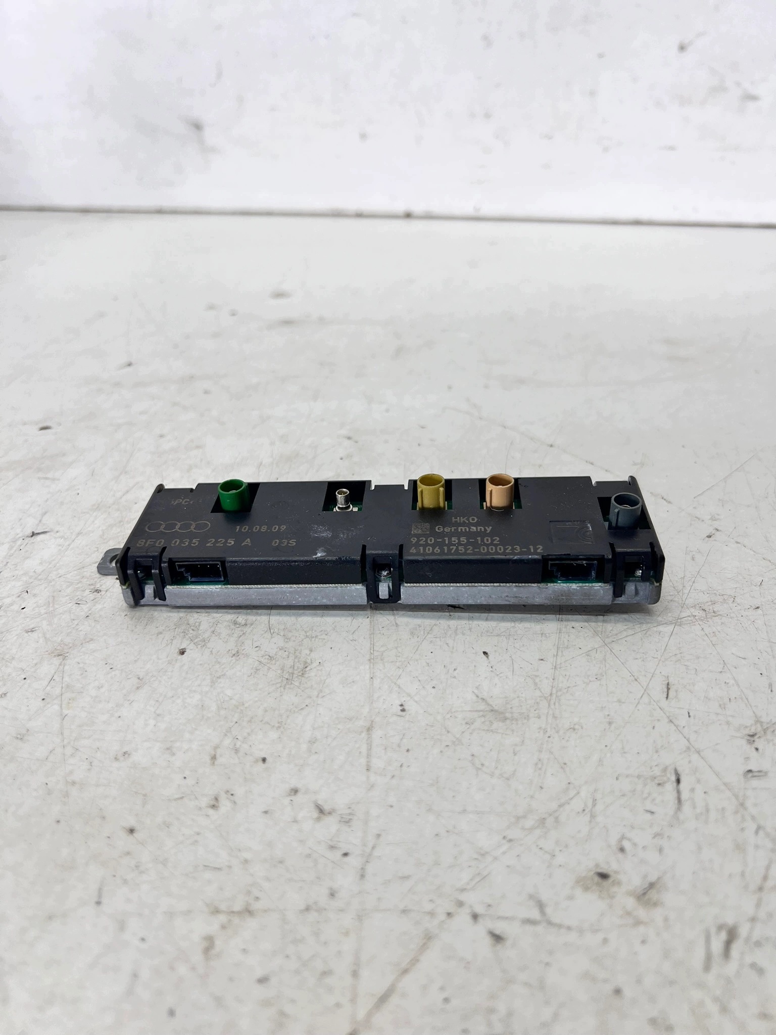 ANTENA verstärker antenne AUDI A5 8T CABRIO 8F0035225A