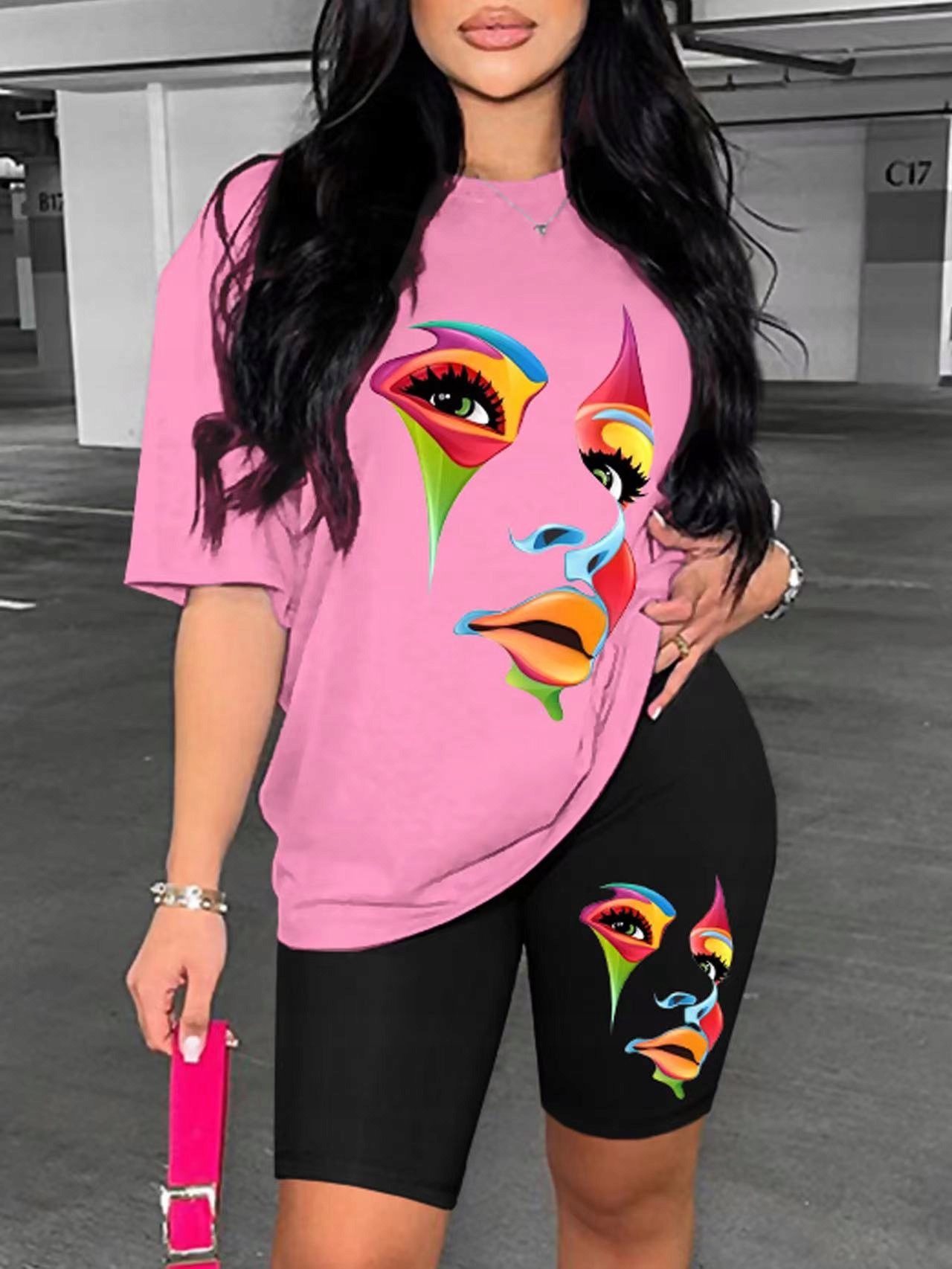 KOMPLET DAMSKI SPODENKI BLUZKA MOTYW TWARZY Wzór dominujący bez wzoru