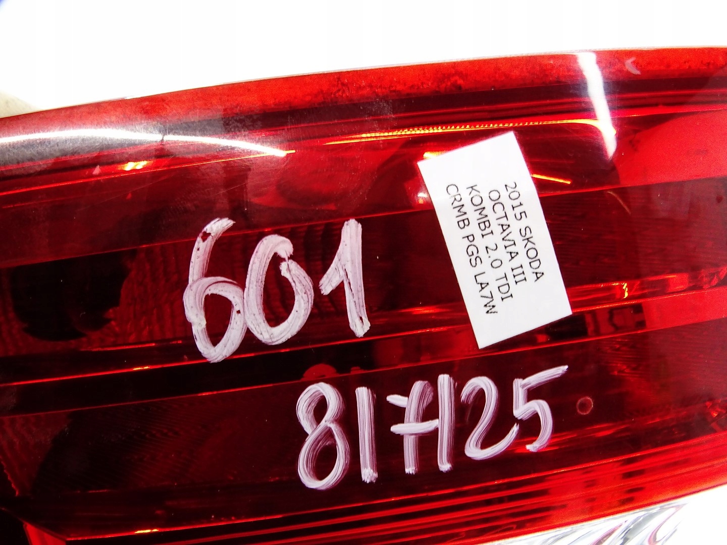 light left rear part left rear SKODA OCTAVIA III KOMBI 5E9945095