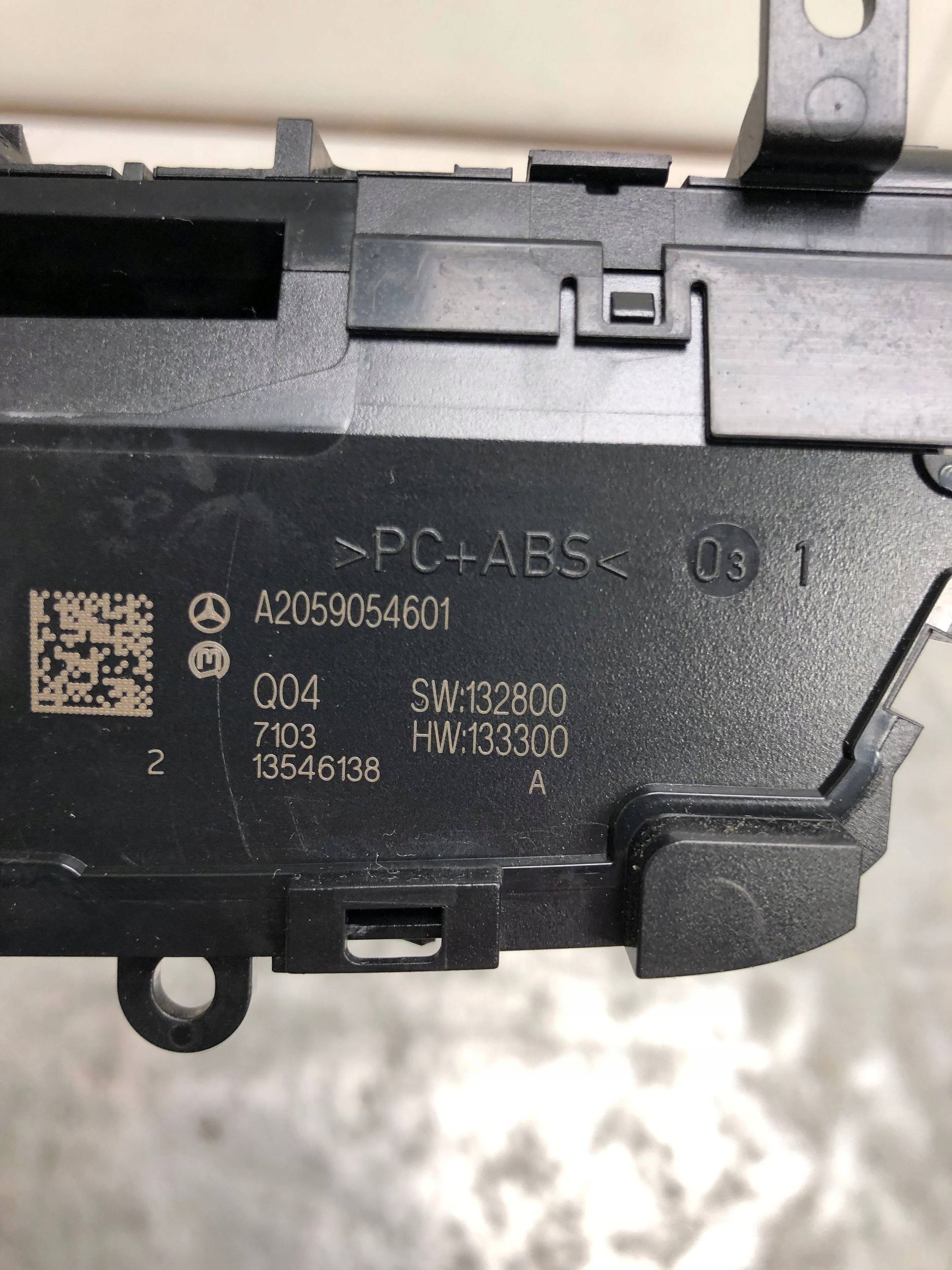 PRZYCISKI Console MERCEDES W205 A2059054601