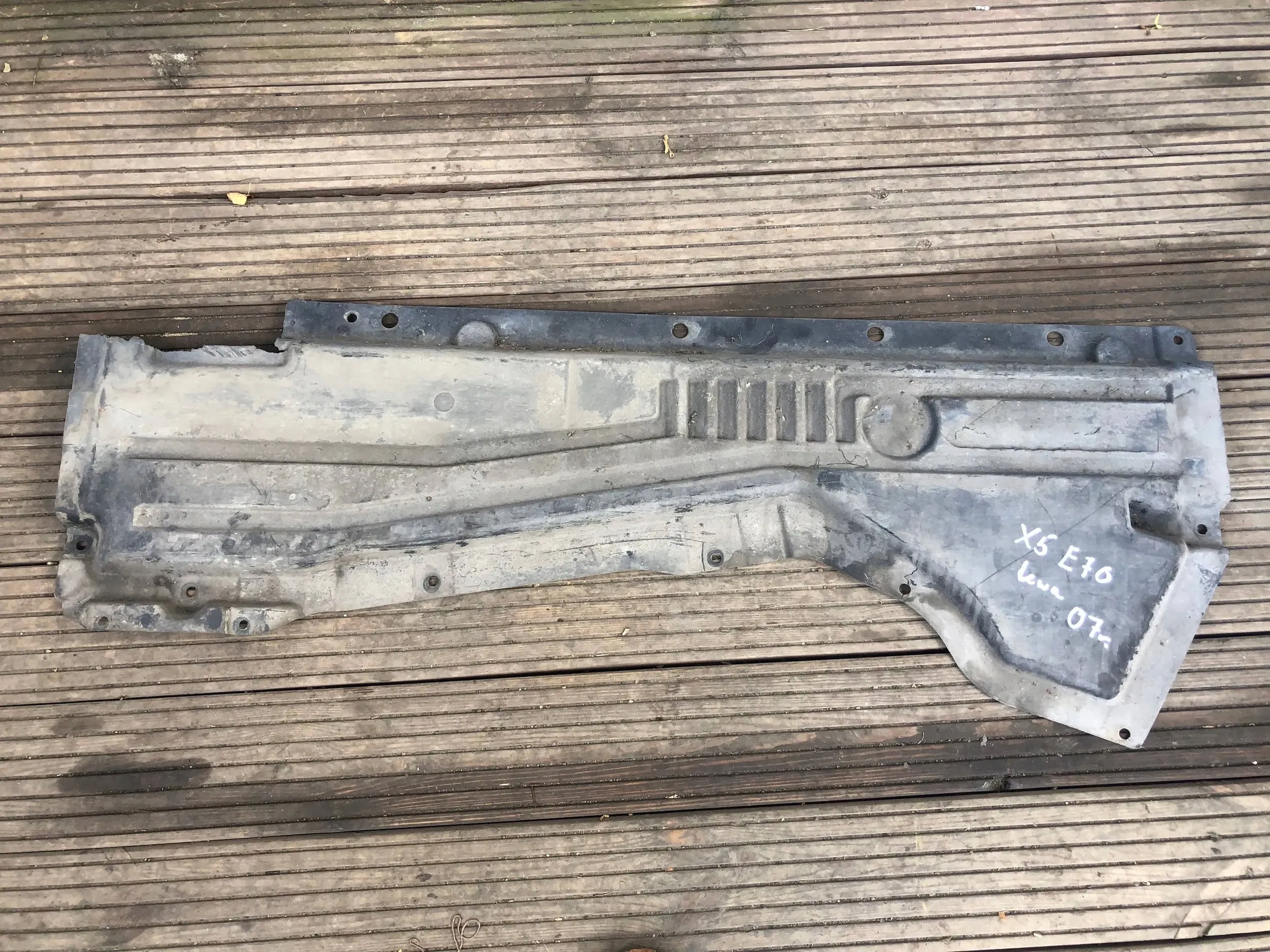cover chassis left BMW X5 E70 7158403