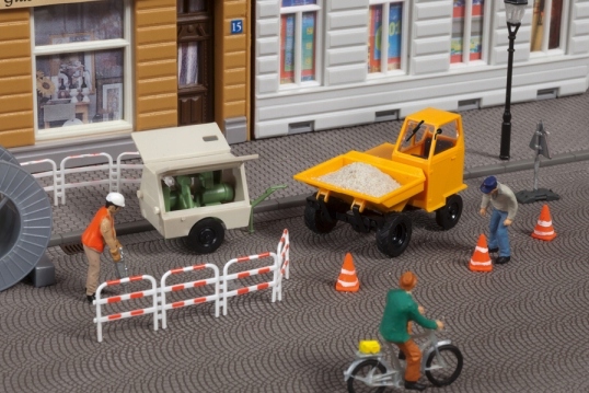 Auhagen 41641 , Sklápěč s kompresorovým přívěsem