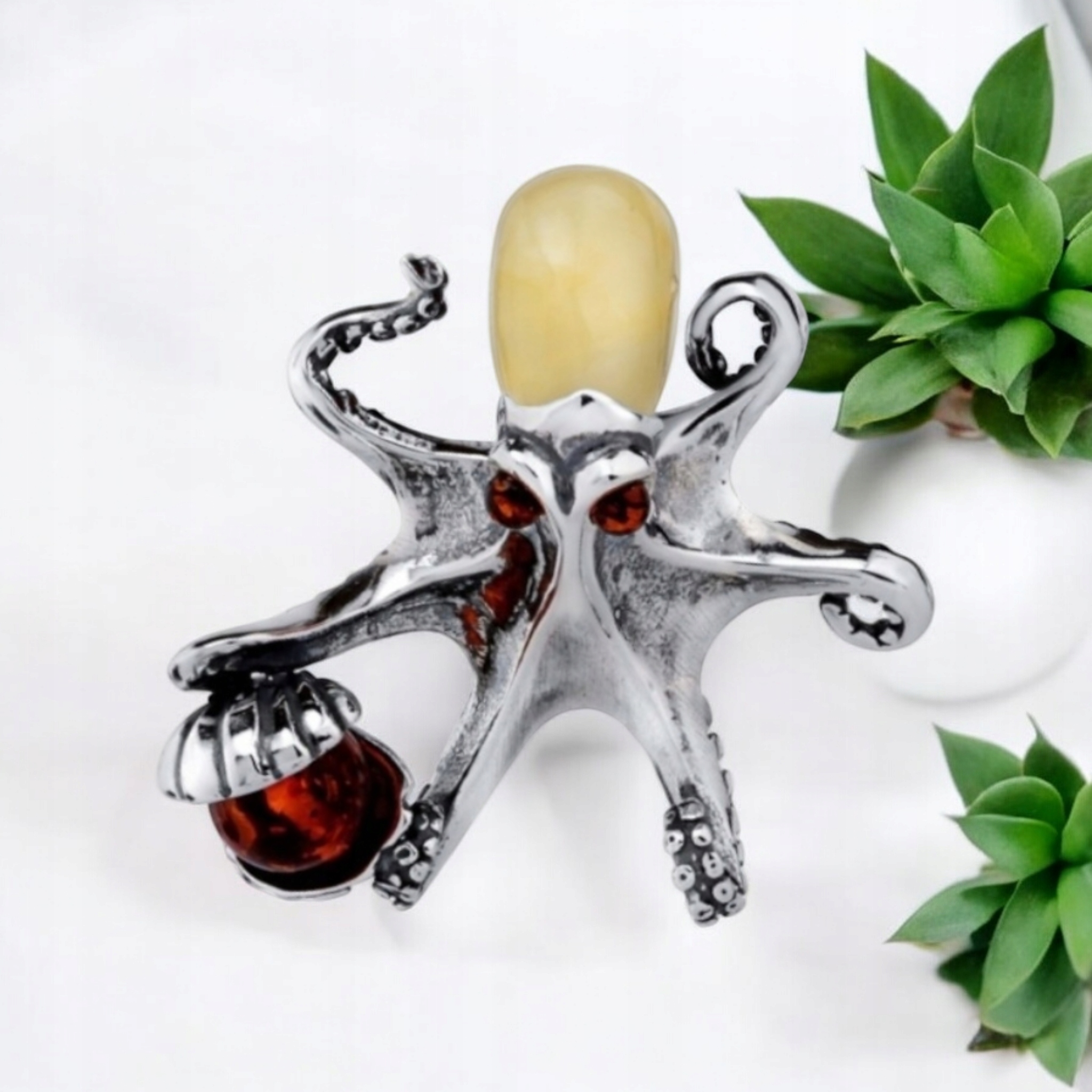 Stříbrná Chobotnice Brož S Přírodním Jantarem