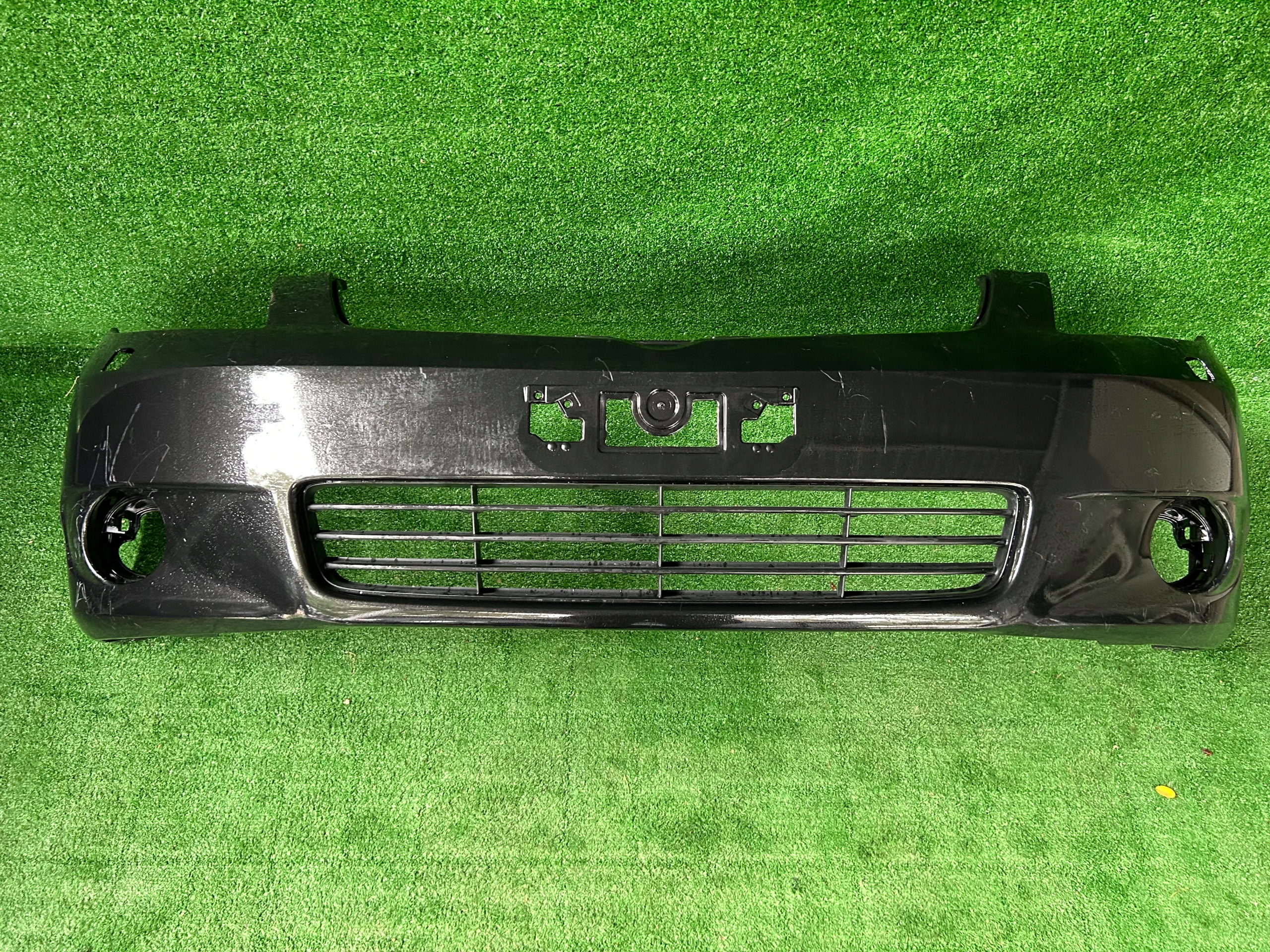 Toyota Verso 1 and 00- bumper front front
