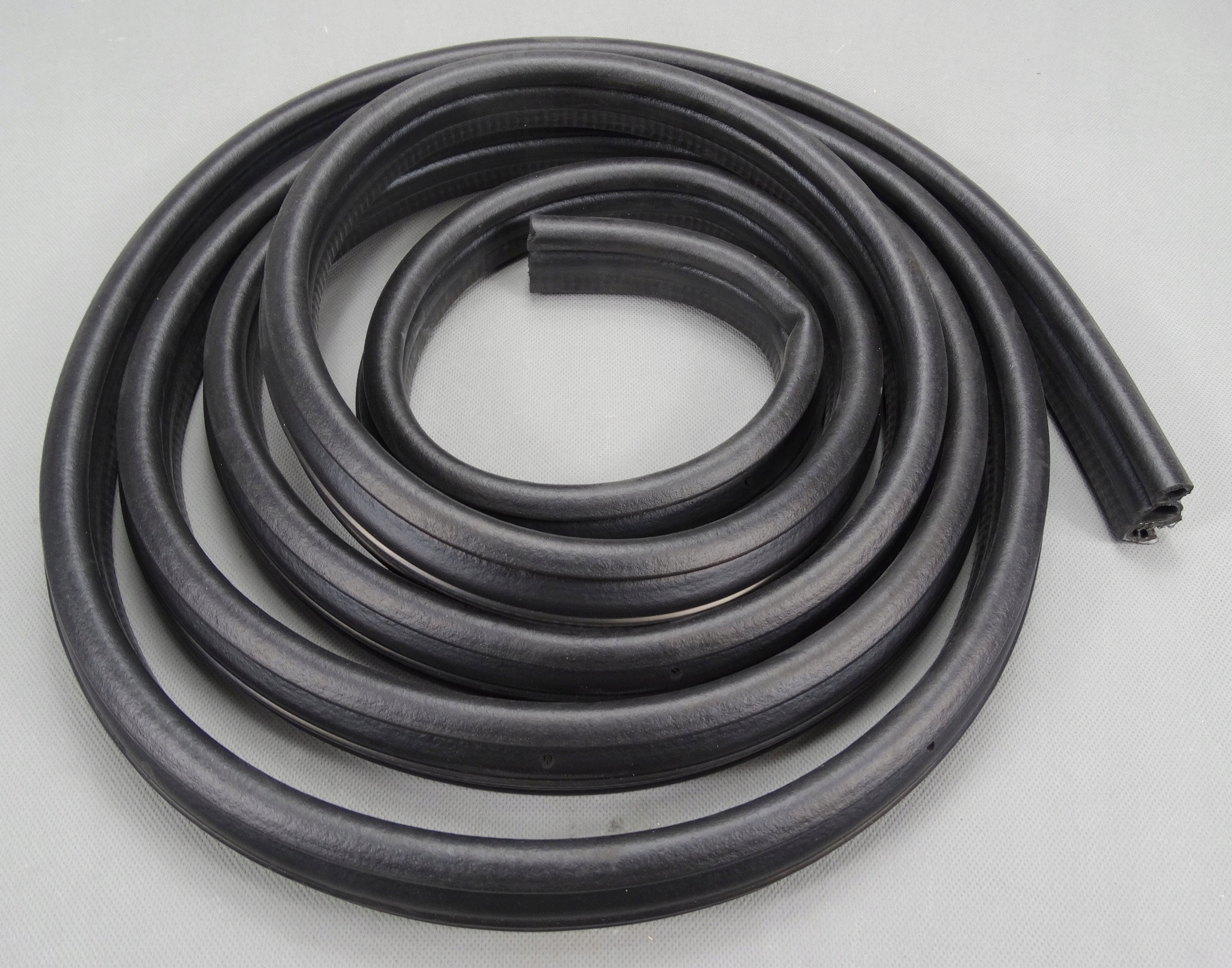 USZCZELKA DRZWI PRZEDNICH FORD TRANSIT 2000 2014 Part manufacturer BSG