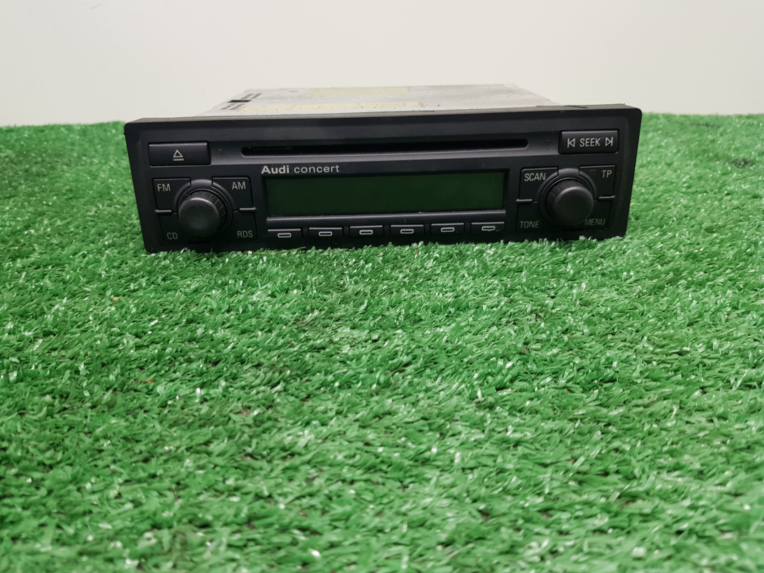 RADIO FABRYCZNE AUDI A2