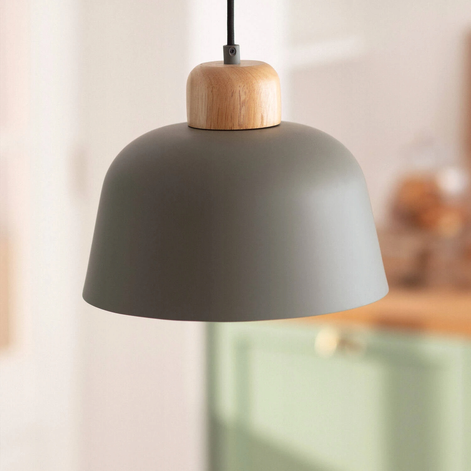 Závěsná lampa z kovu a dřeva Wawak