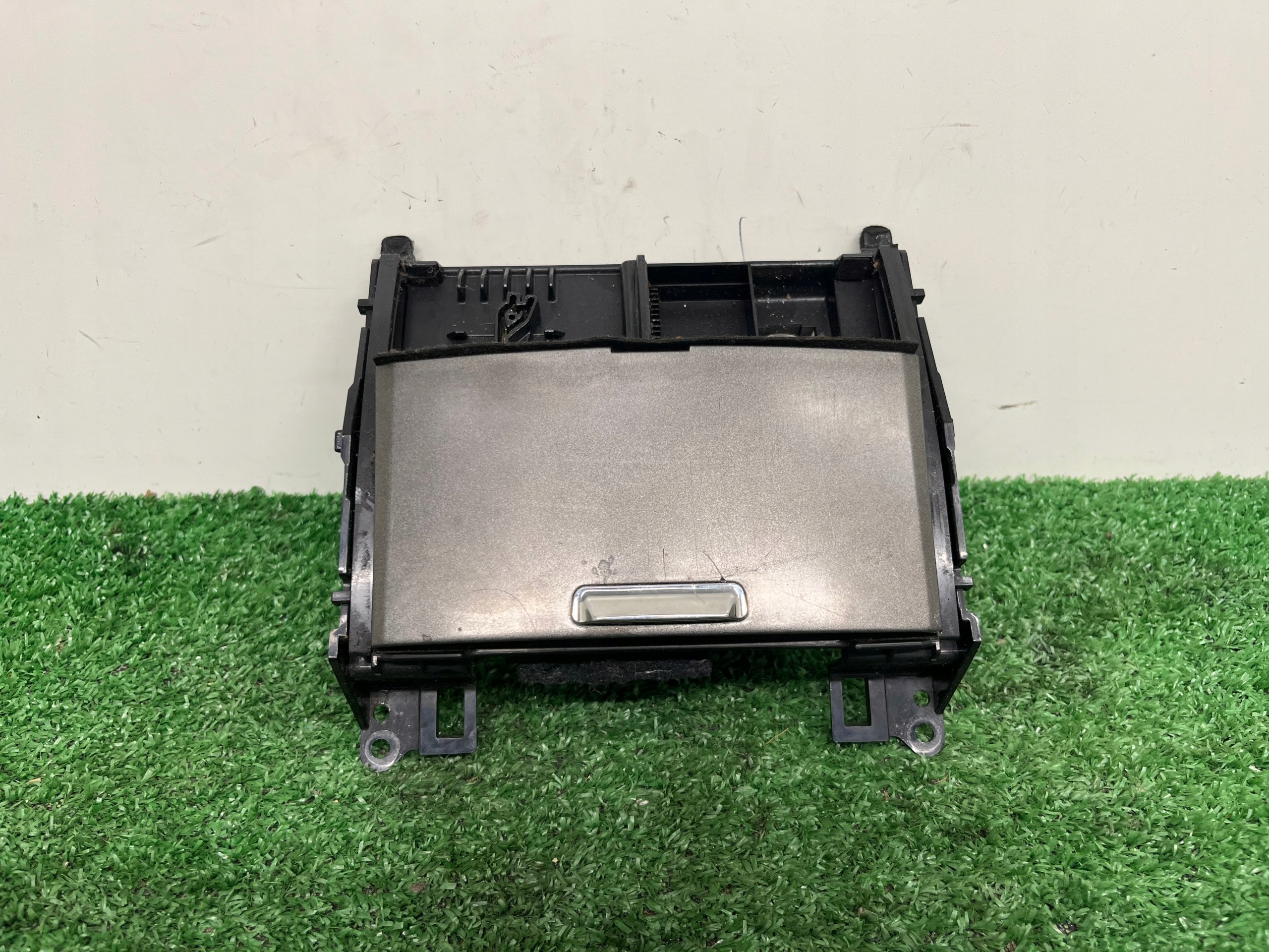 Aschenbecher LEXUS IS 220D 1A421-032G