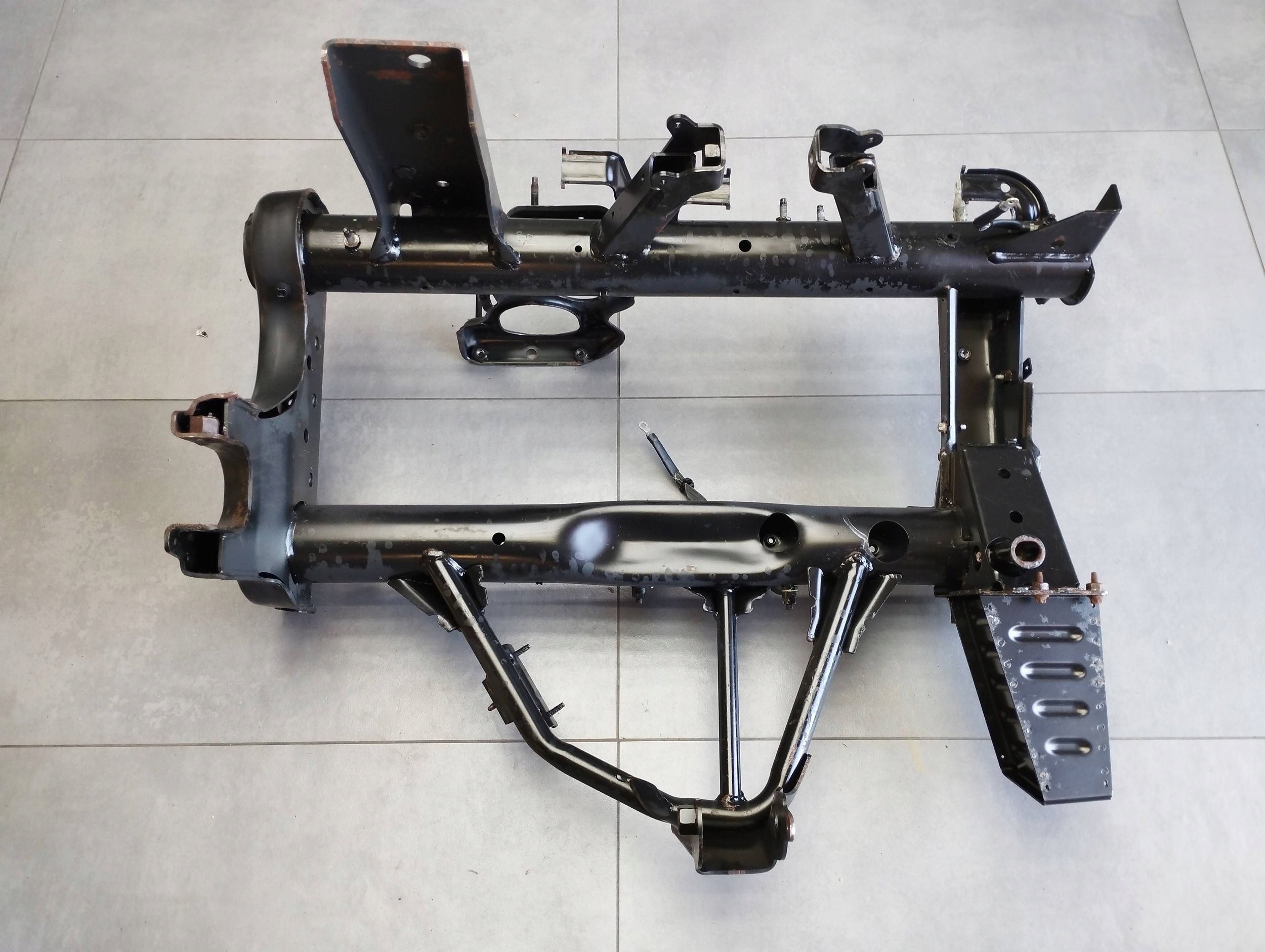Mercedes B-KLASA W246 W242 sider engine mount A2423424400