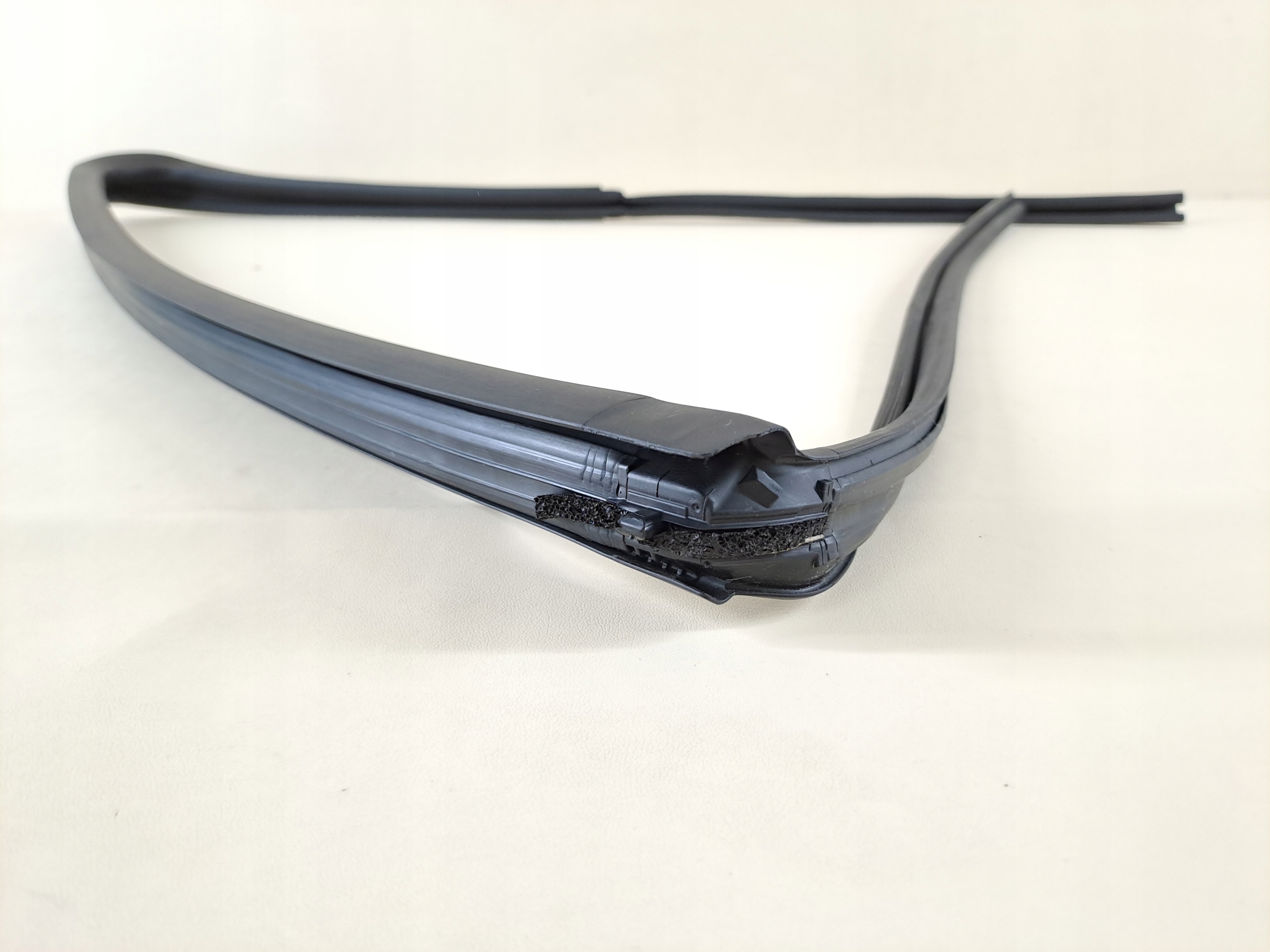 SUZUKI SX4 S-CROSS 18r LIFT 1.4T Joint Vitres Portière Droit Avant