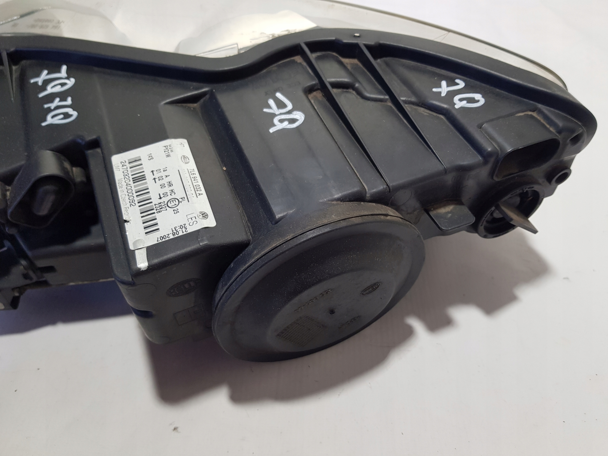 VW TOUAREG LIFT 7L light right front 7L6941032A UK
