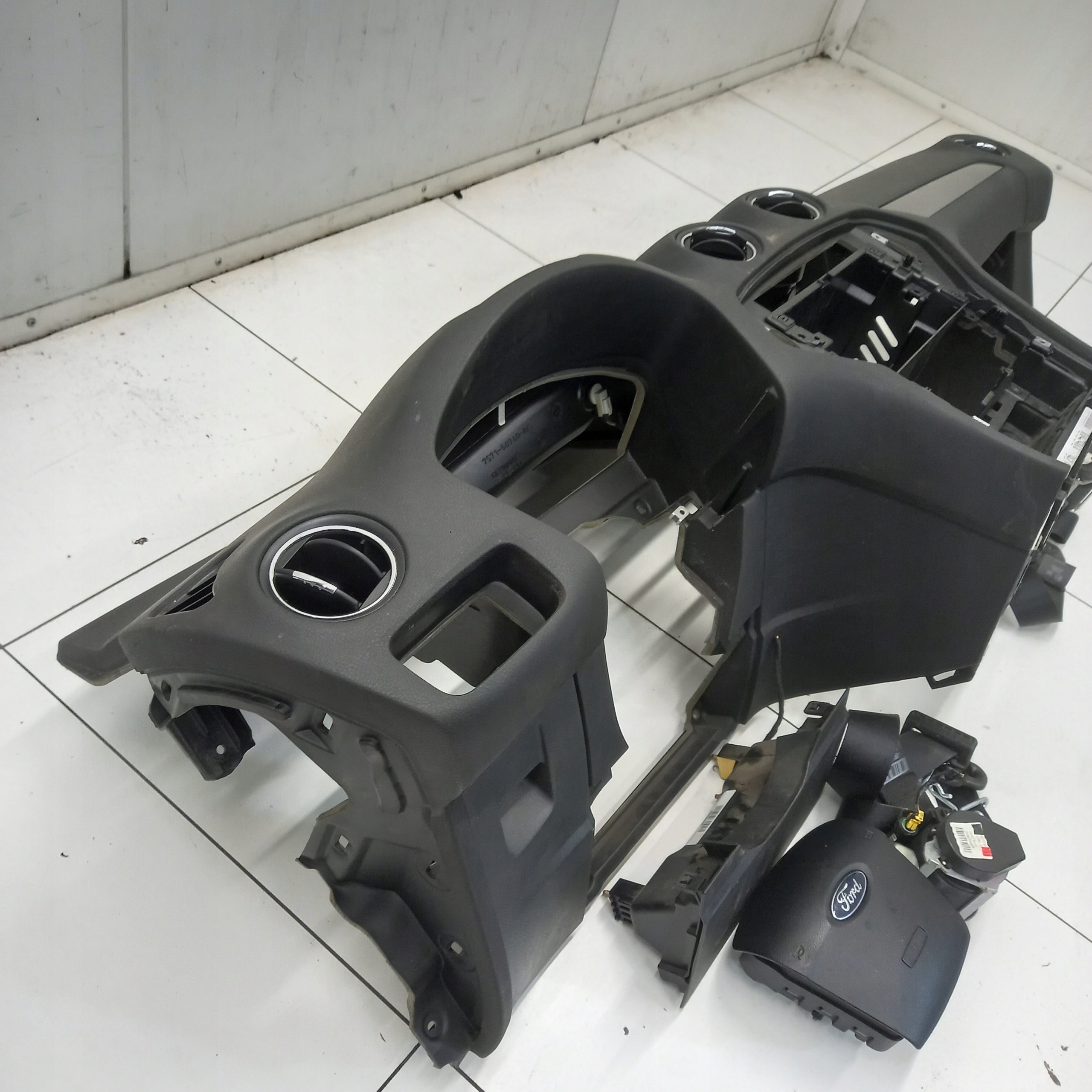palubna doska FORD MONDEO MK 4