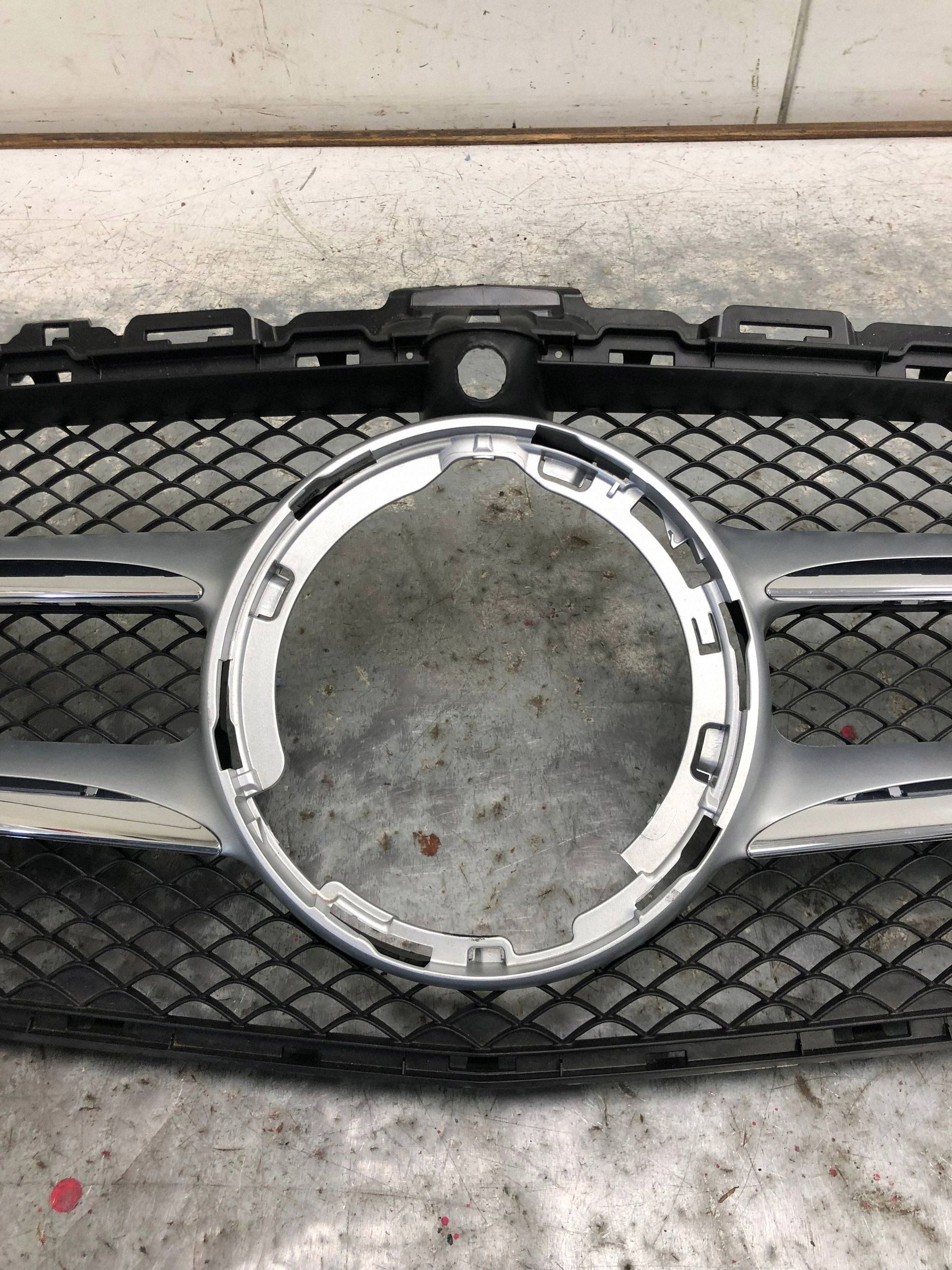 Grill Grill MERCEDES W205 LIFT A205880