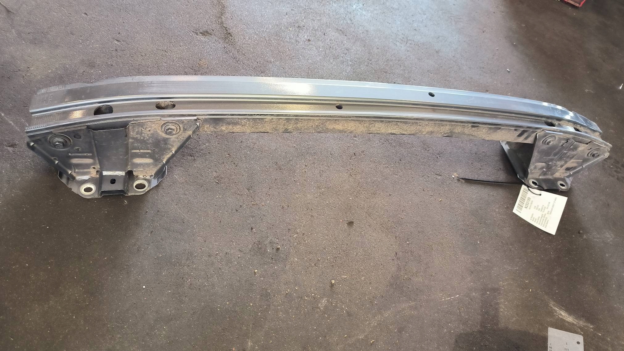 výstuha predok 31442045 VOLVO S90