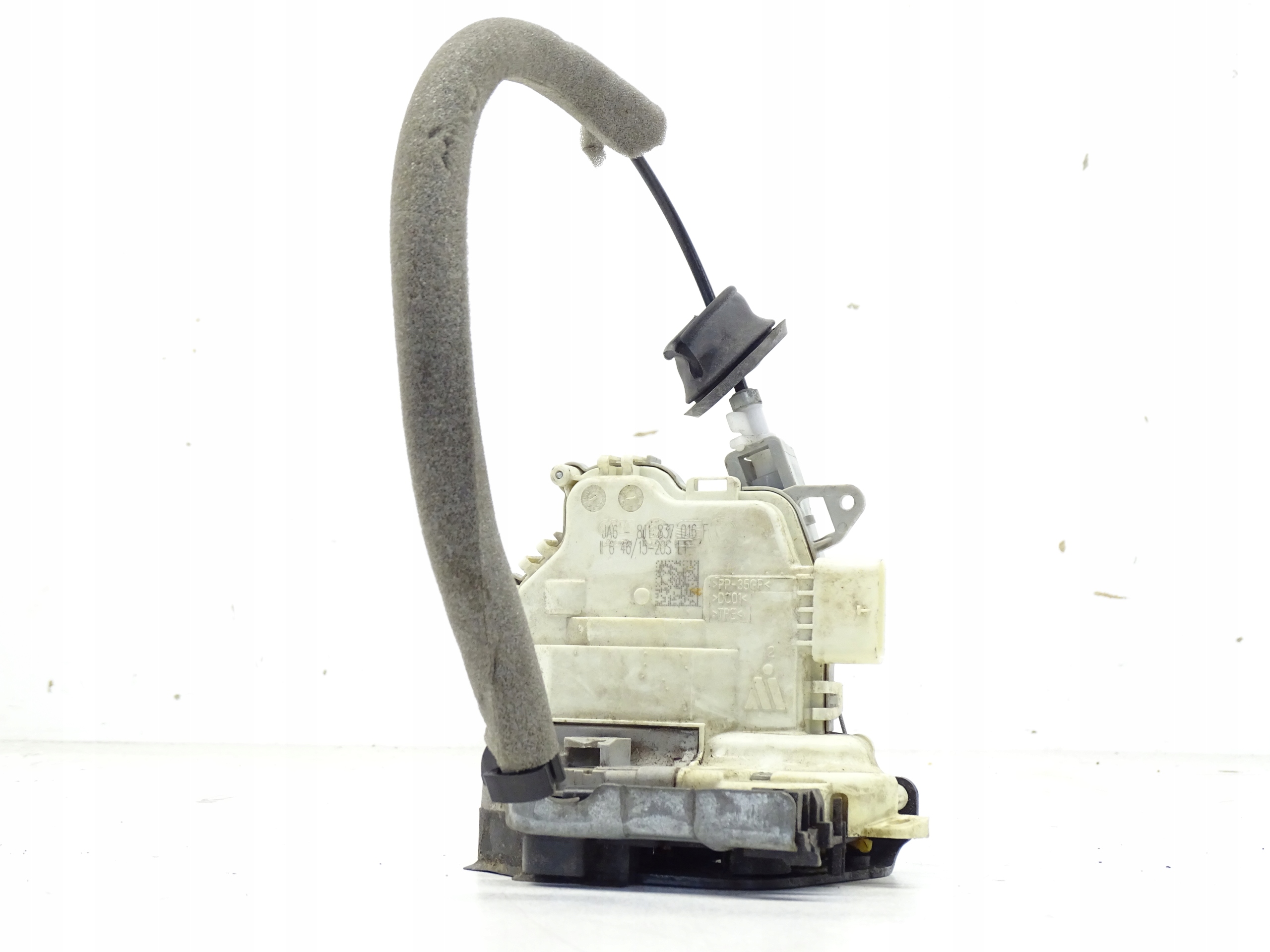 lock PRAWYCH PRZEDNICH door AUDI A6 8U1837016f