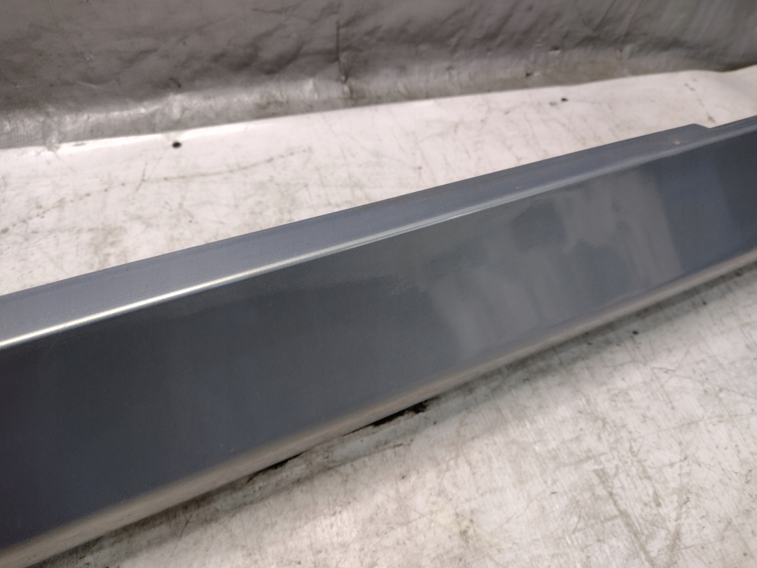 right moulding threshold BMW E90 k: Arktis Metallic (A34/7)