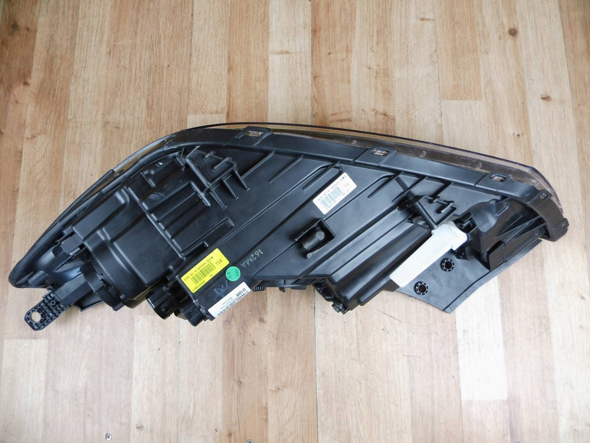 Hyundai Tucson III 2015-2017 light right front front right 92102D7100
