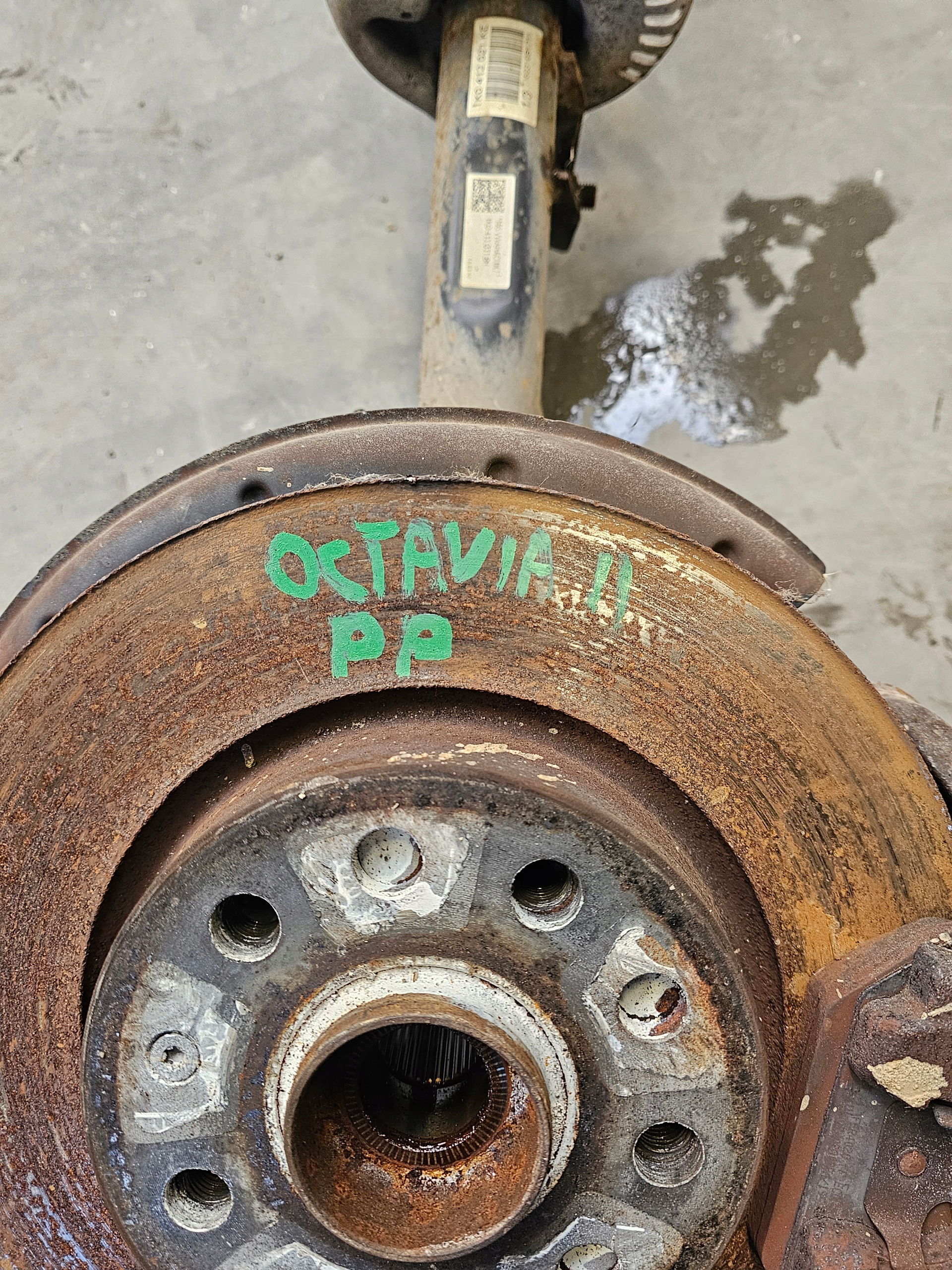 shock absorber swing sususpension right front SKODA OCTAVIA II