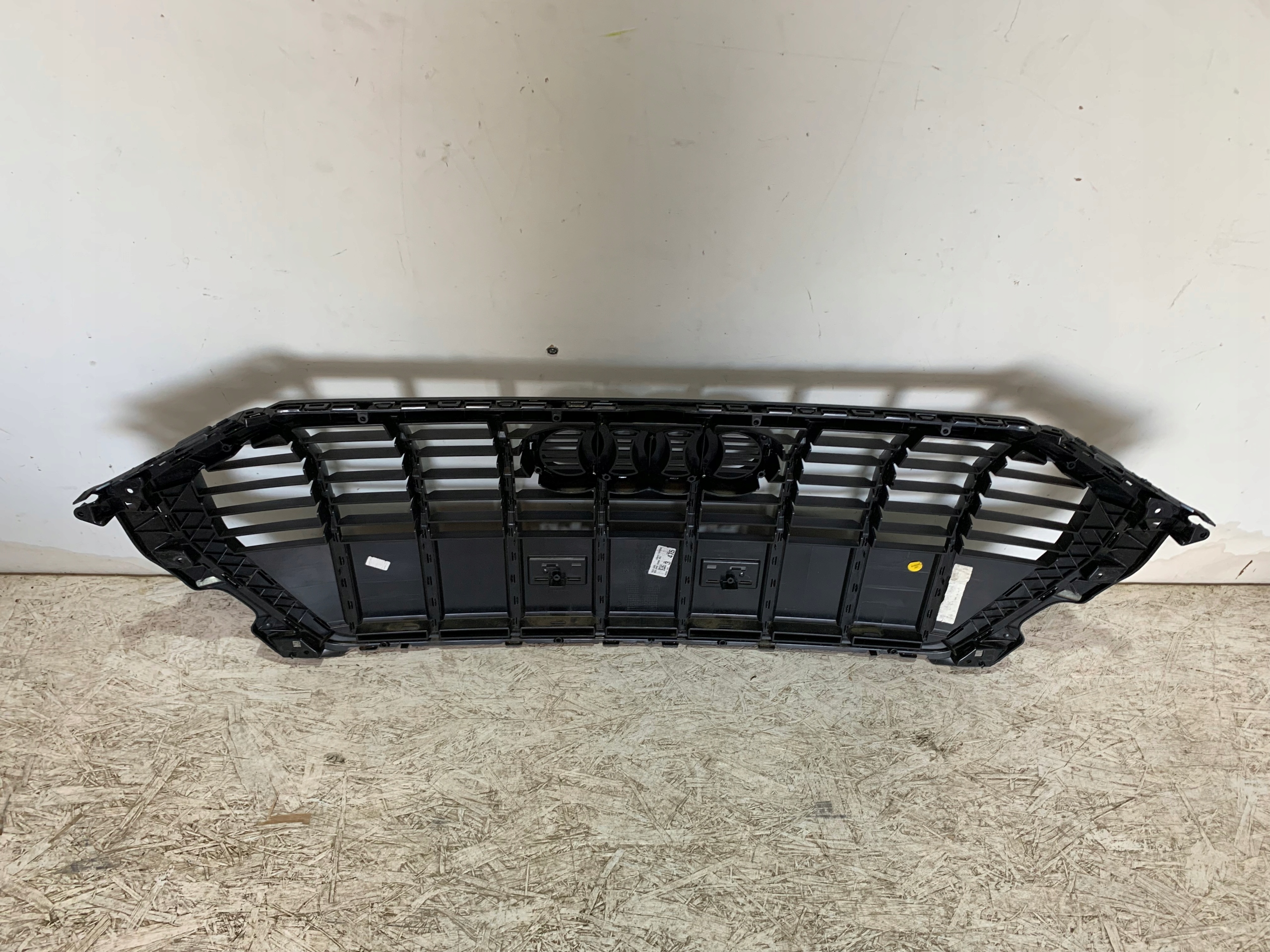 решетка радиатора Q3 83A853651 s