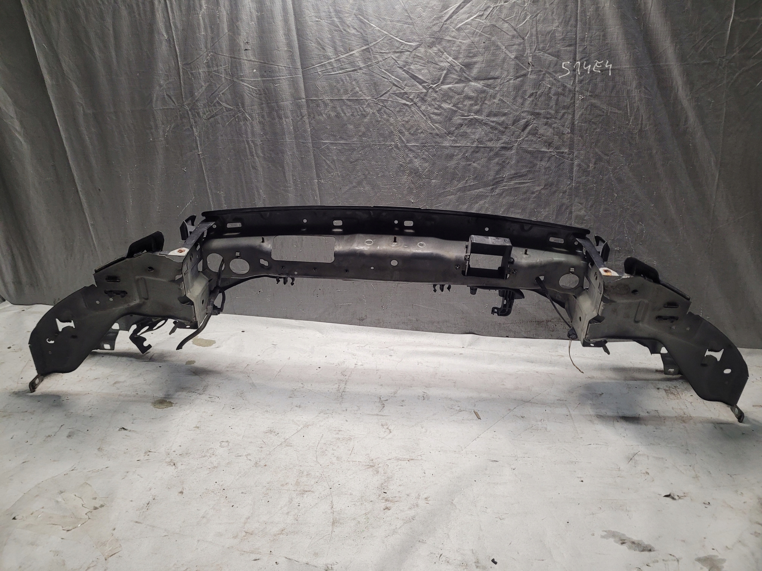 support panel for radiators upper pillar VOLVO V50