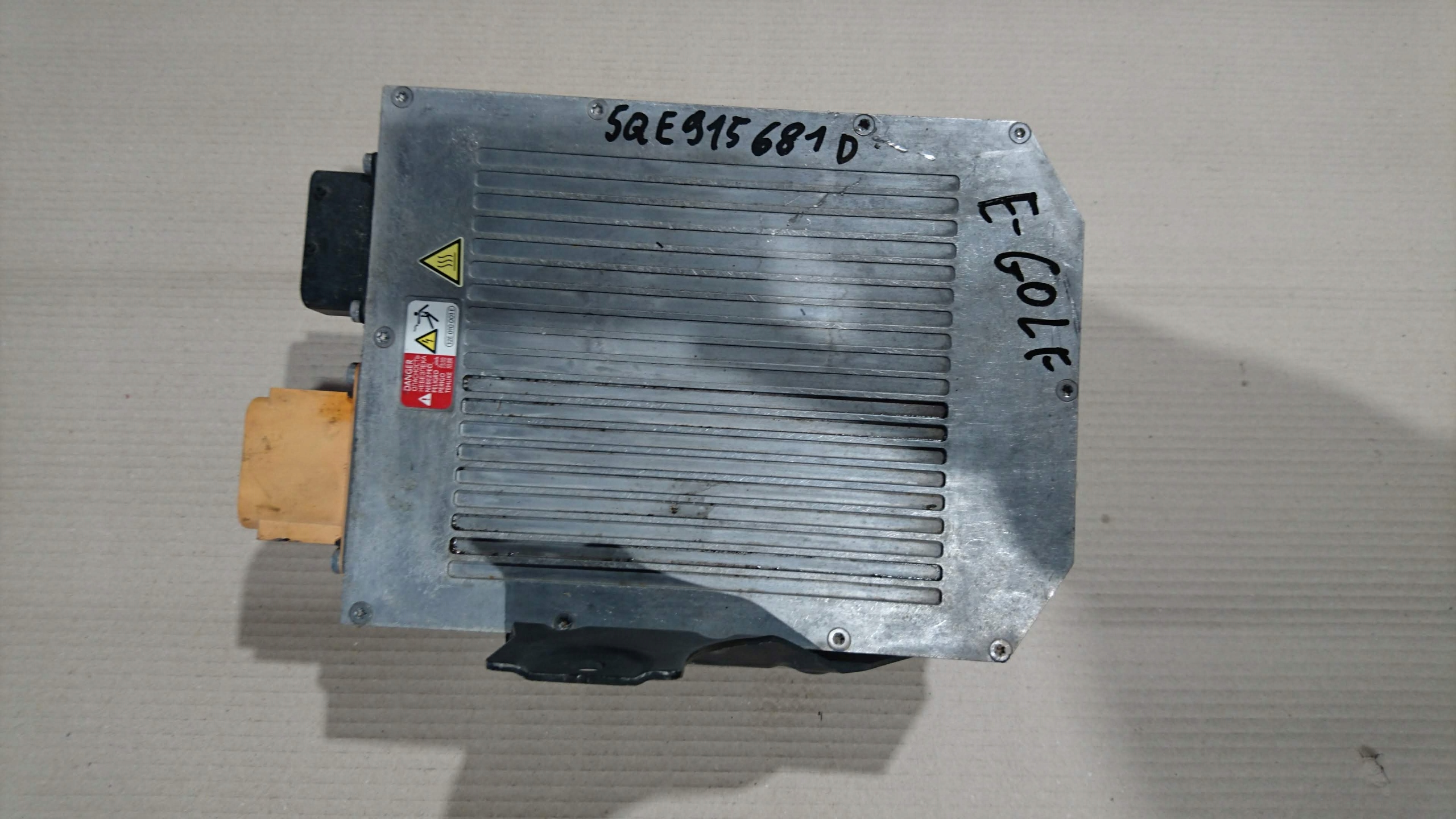 Stacja moduł ładowania ładowarka e-golf e-up