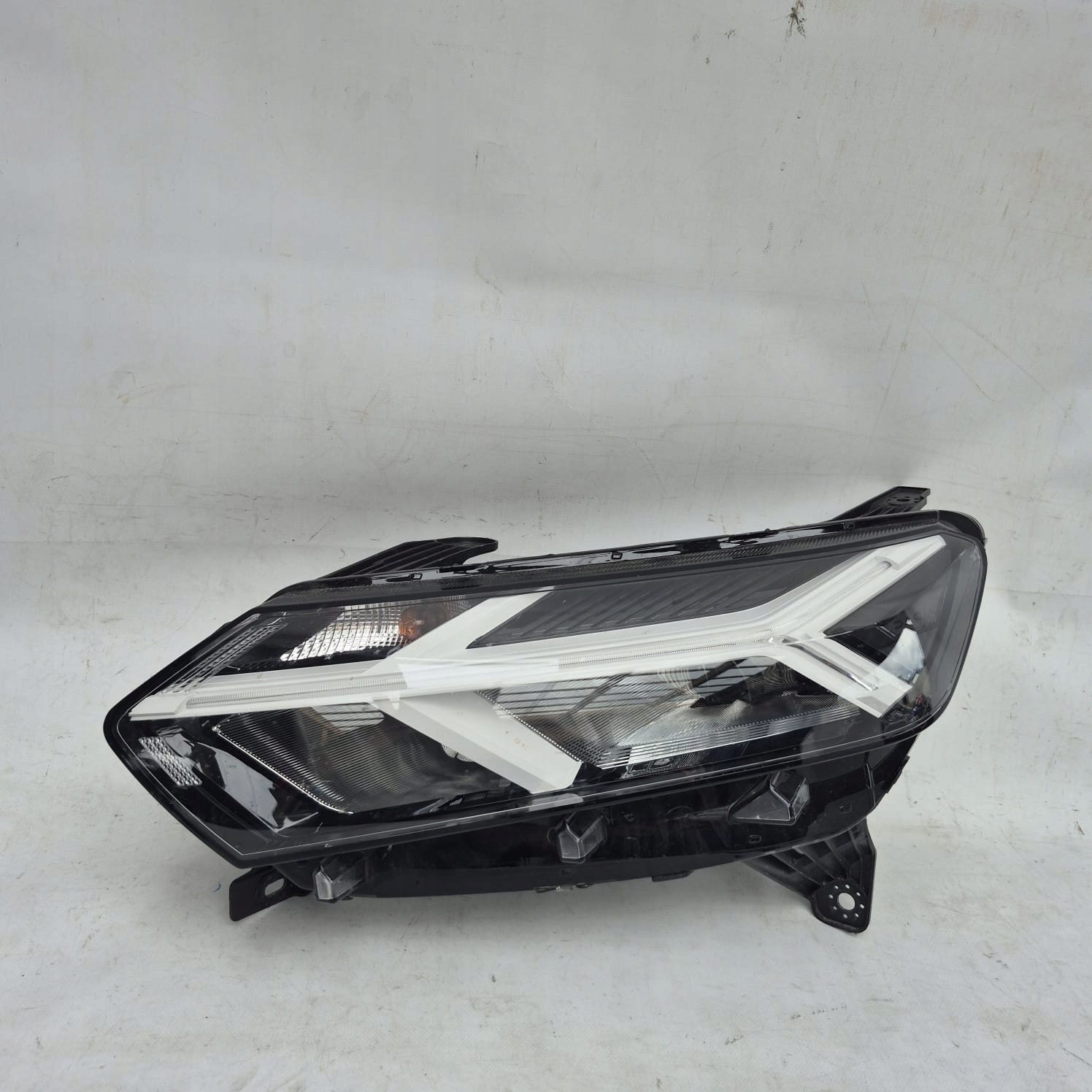DACIA SANDERO III 3 20- light left front front FULL LED 260601750R