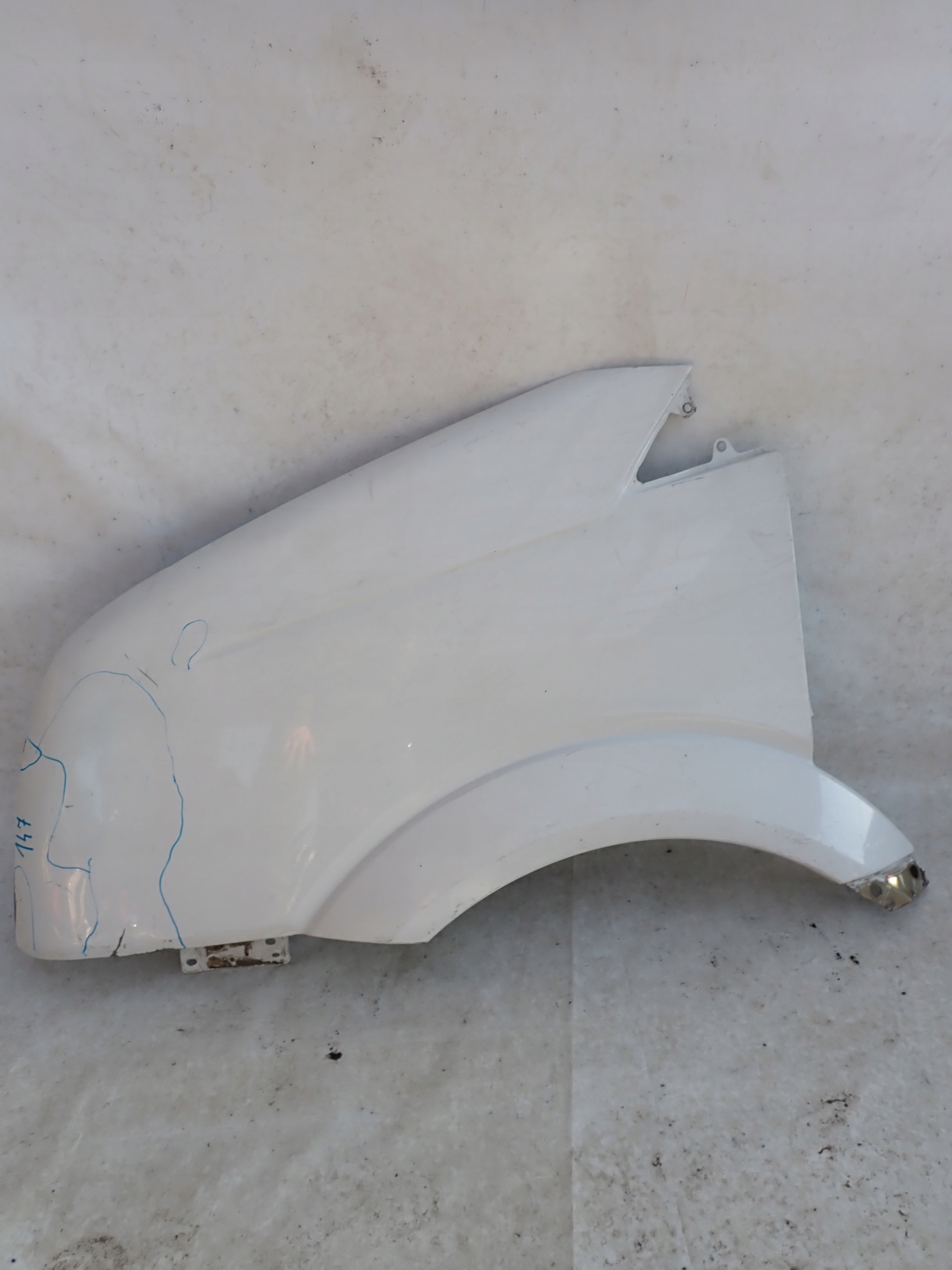 VW CRAFTER and 1 06-16 fender front front left
