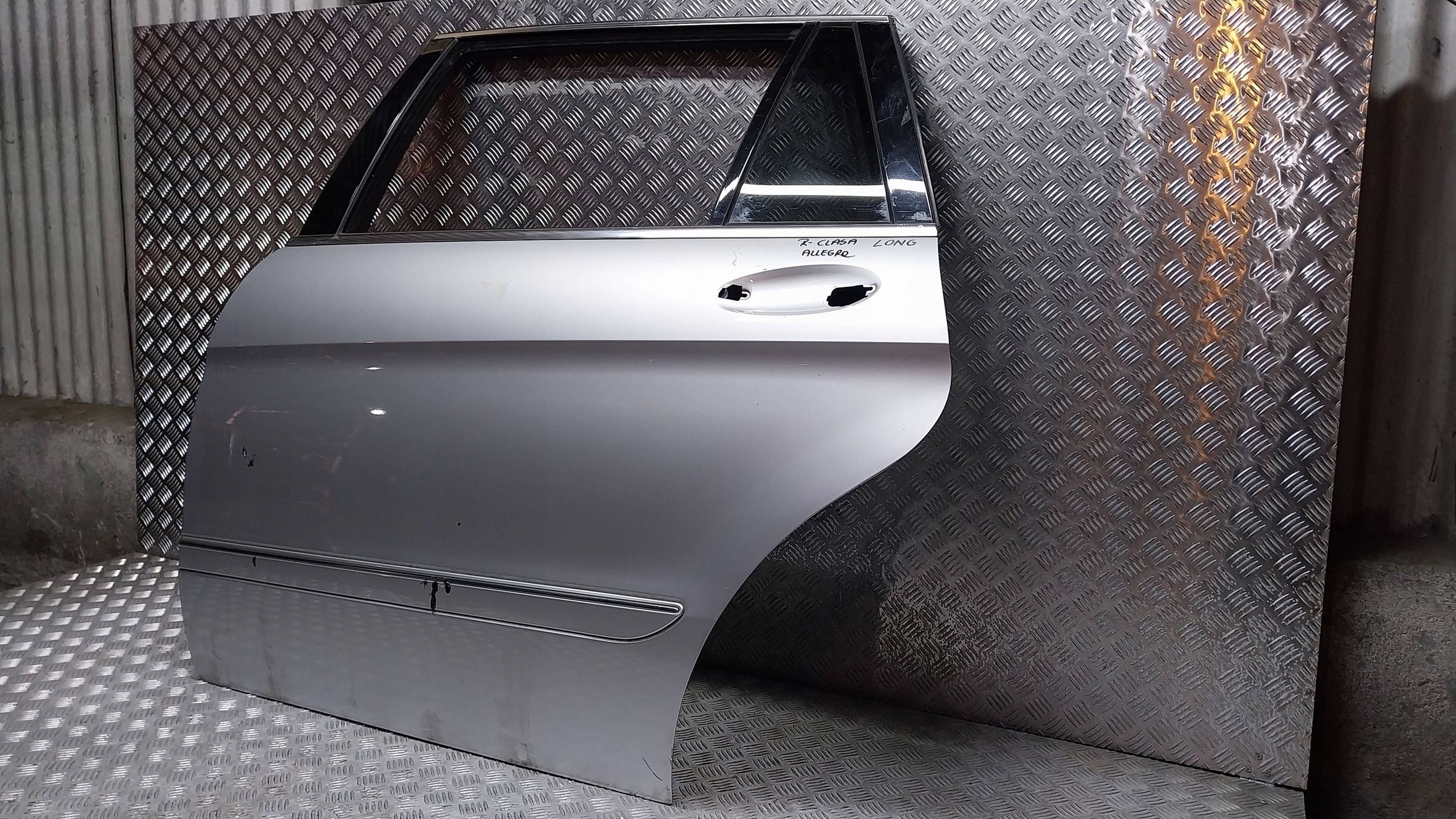 Tür heck links MERCEDES R-CLASA W251 LONG 05