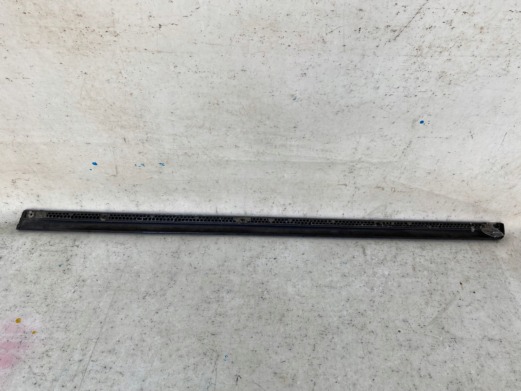 VW PASSAT B7 14- moulding door front left 3AA854939A