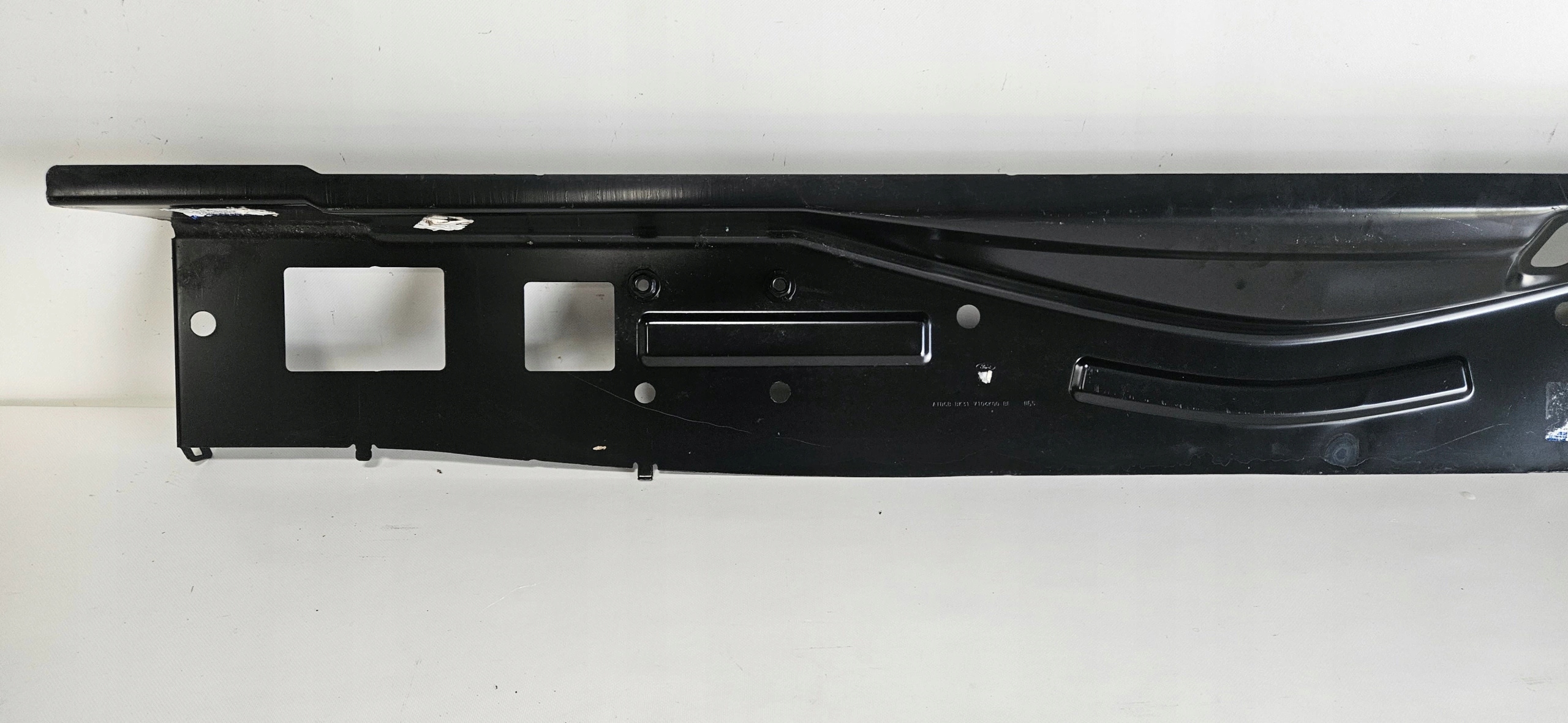 PAS TYLNY TYŁ FORD TRANSIT MK8 2014- 2001908 NOWY Numer katalogowy części 2001908 KAMAX