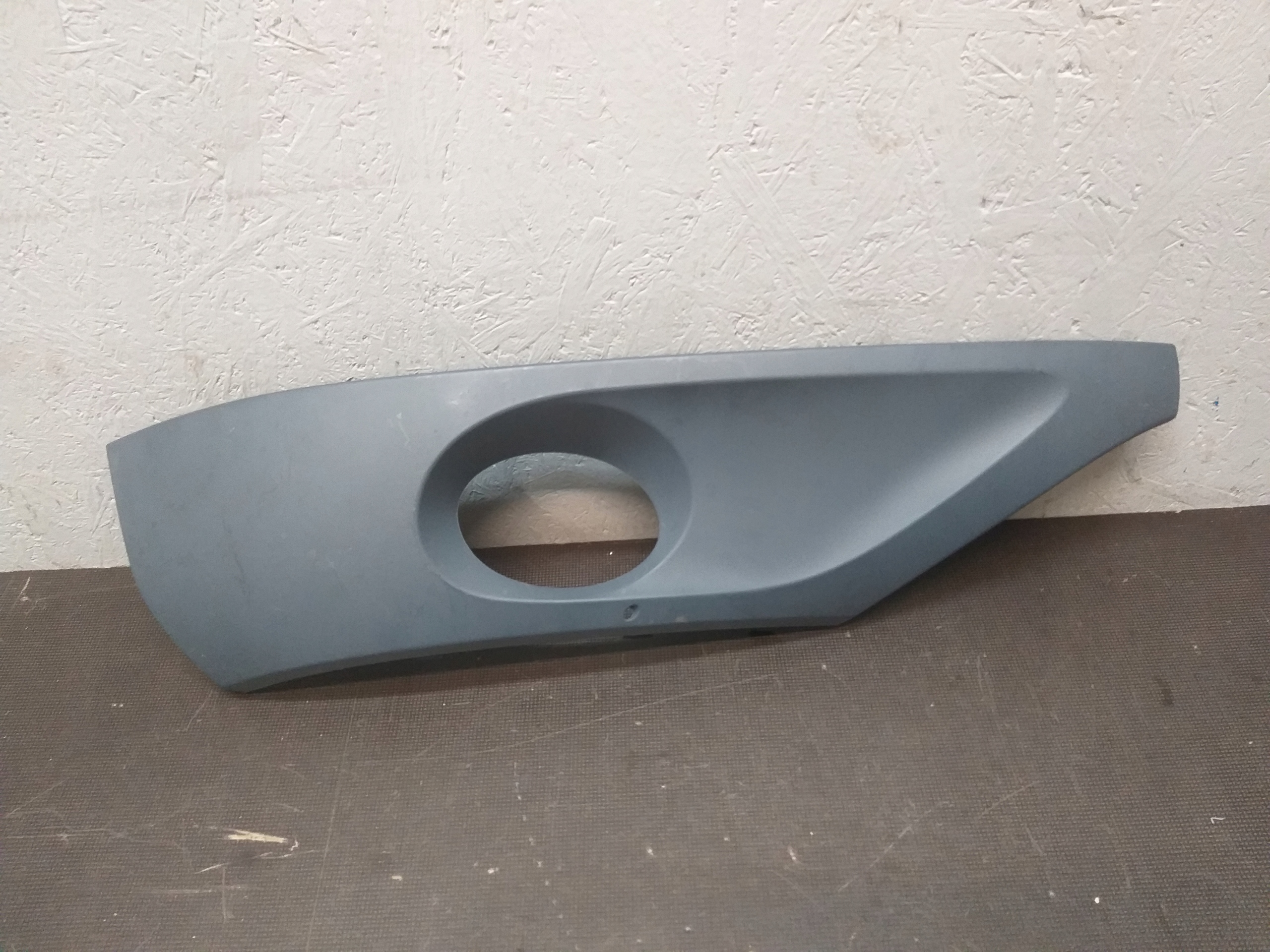 ZDERZAK PRZÓD PRAWA KRATKA VW TOUAREG 7P6807490B