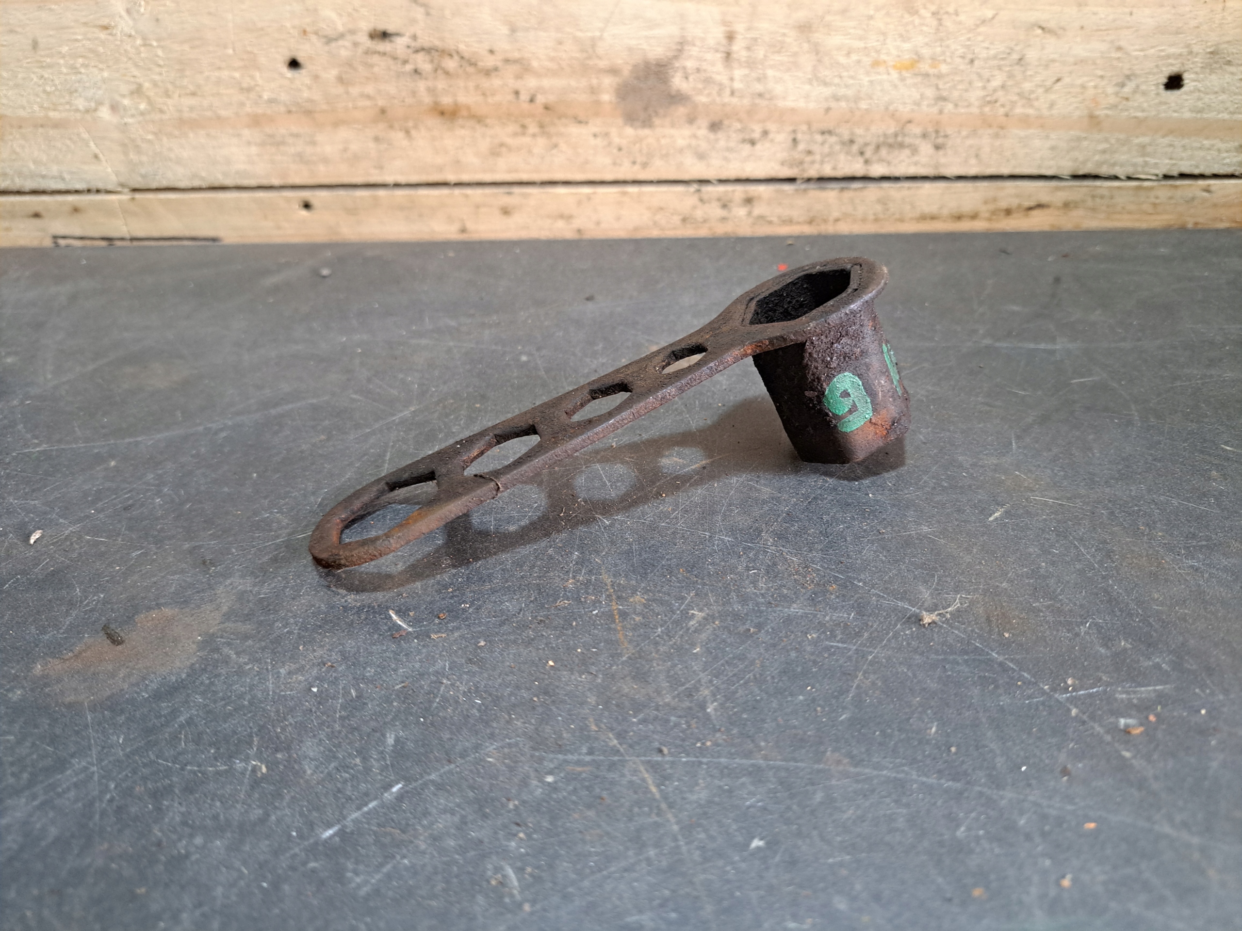 MOTOCYKL MOTOROWER SAMOCHÓD NARZĘDZIE PRL KLUCZ DO ŚWIEC