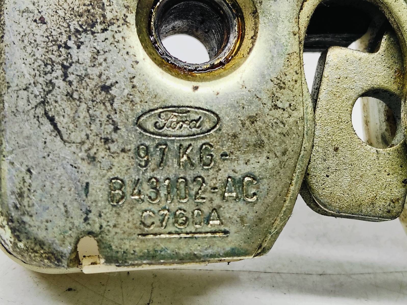 Schloß heckklappe FORD KA 1.3 B 97KG-B43102AC