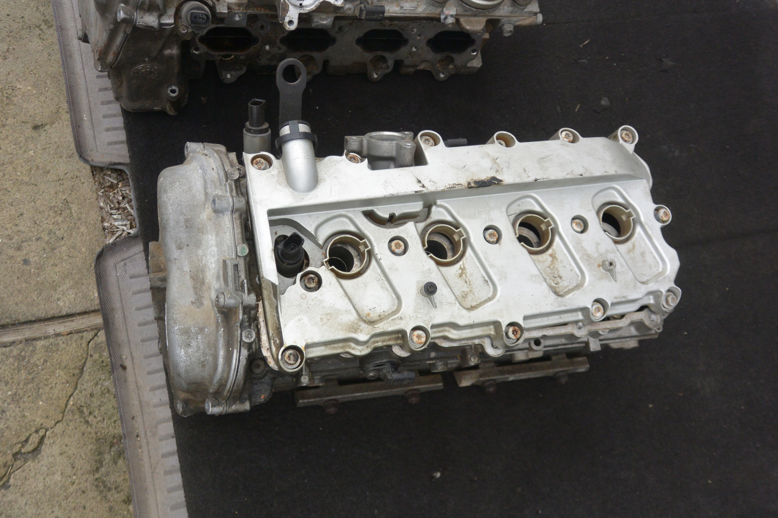 AUDI Q7 VW TOUAREG A8 head. left right BAR 4.2 FSI