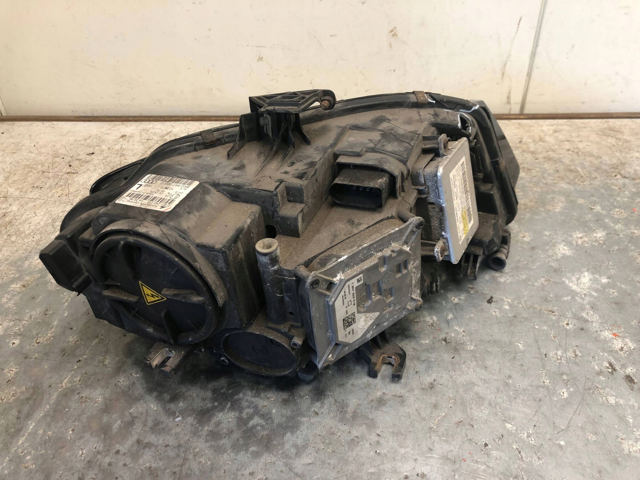 light left front XENON AUDI A4 B8 8K0941003C