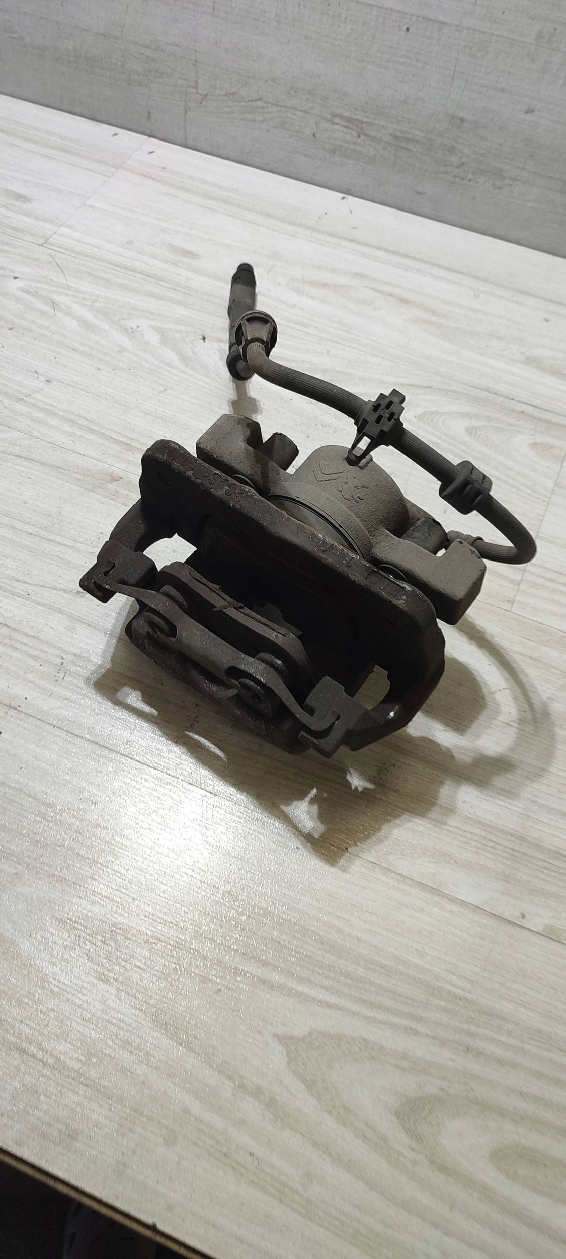 caliper brake front front side right Peugeot Rifter
