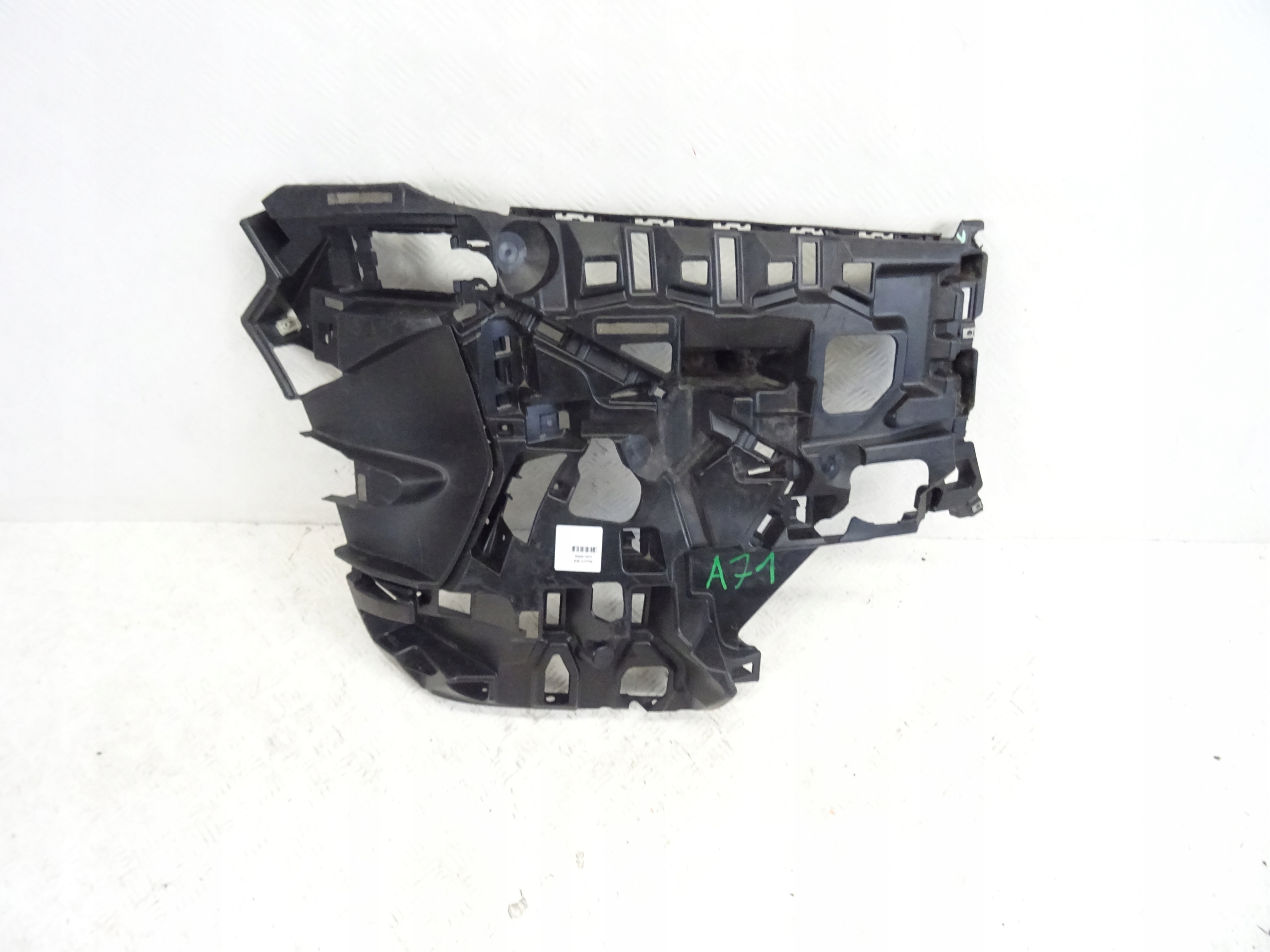 BMW IX I20 right bumper bracket front front