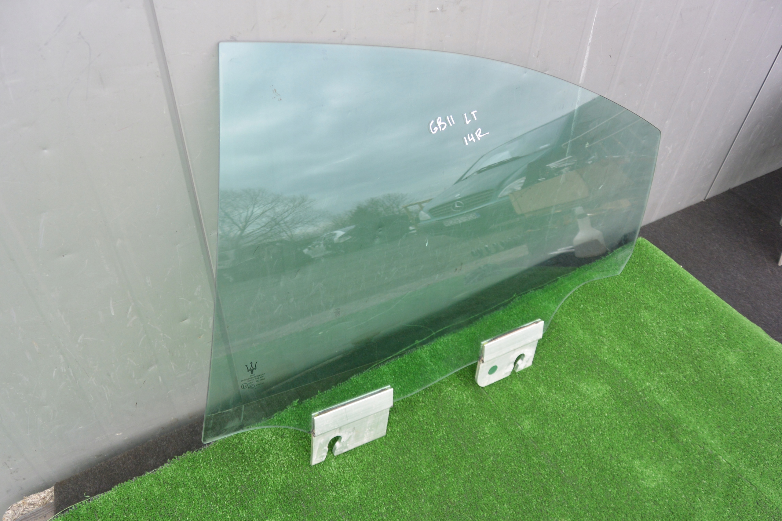 SZYBA DRZWI LEWA TYL MASERATI GHIBLI III 14R Installation side Left rear