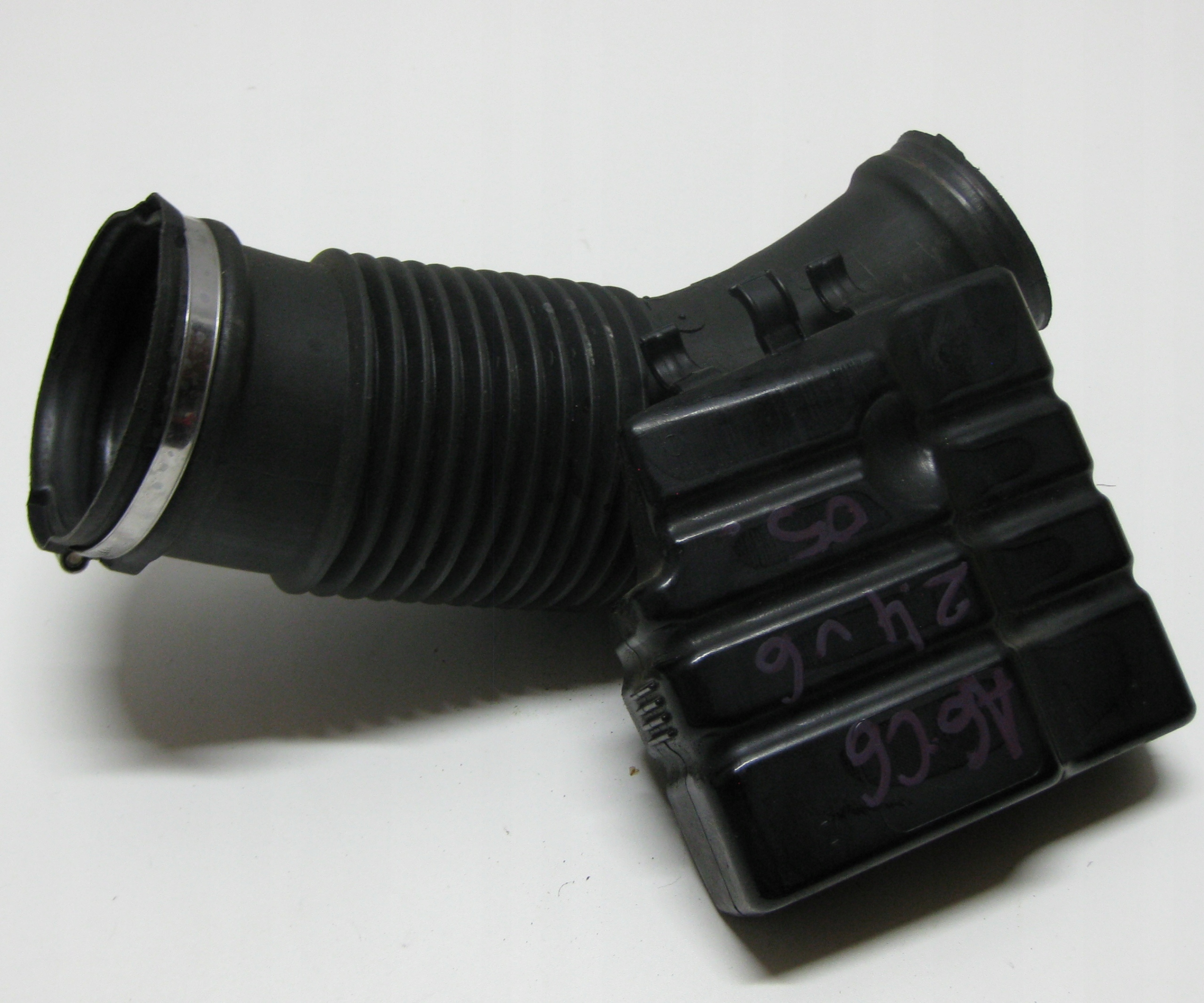 AUDI A6 C6 2.4 6V 05R pipe air hose 06E129629E