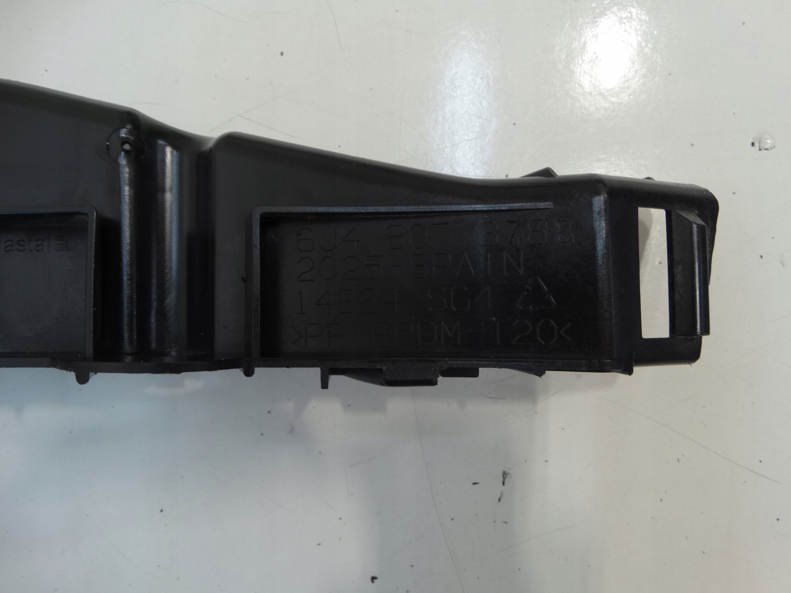 bumper bracket right rear part SEAT IBIZA MK4 6J4807378B