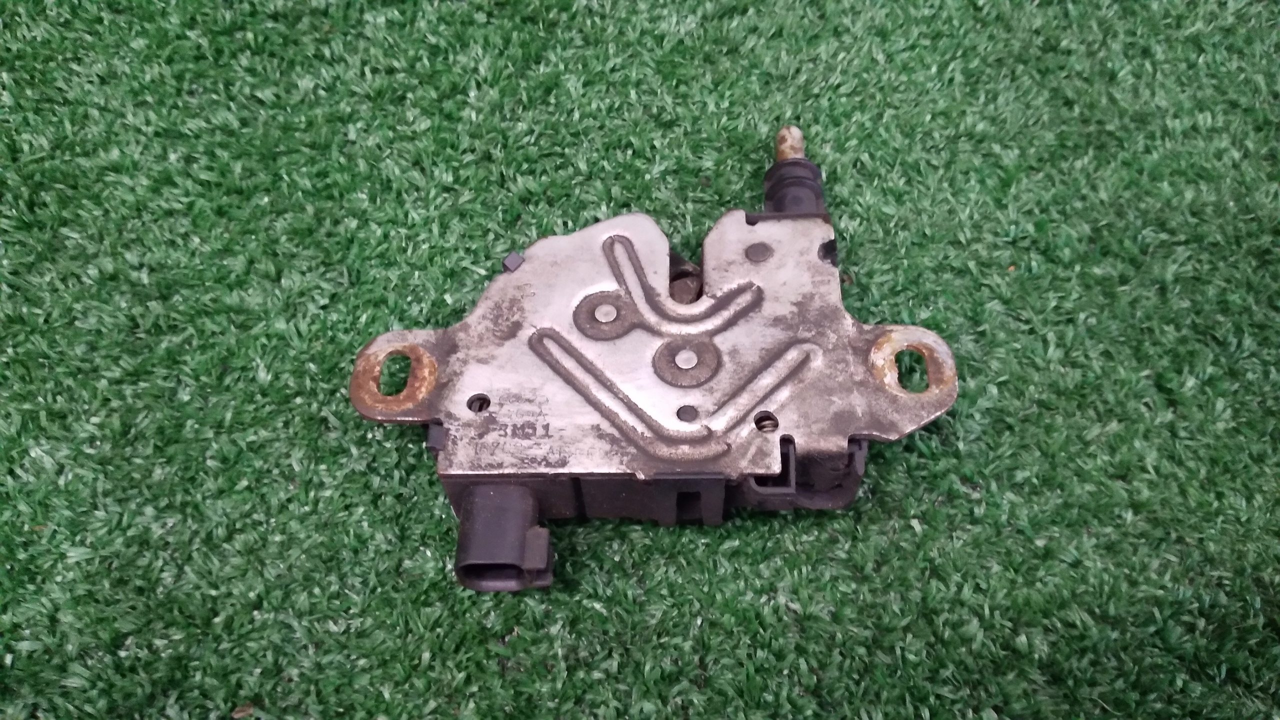 lock PRZEDNIEJ bonnets FORD FOCUS MK2 3M51-16700
