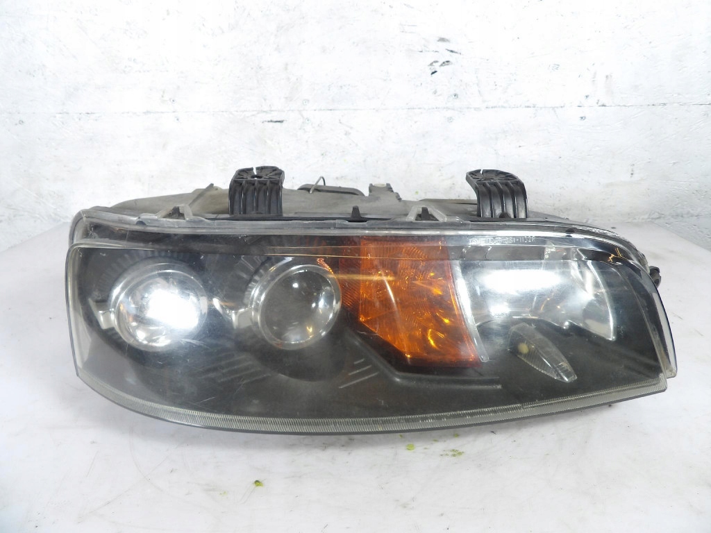 FIAT PUNTO II REFLEKTOR right 08-661-1132R