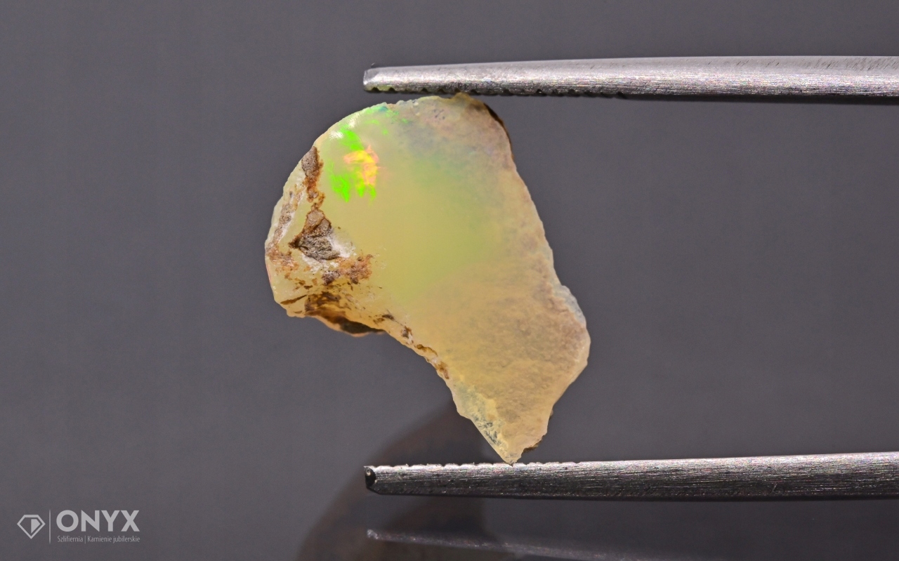 Opal z Etiopie hrudky 14x11 mm