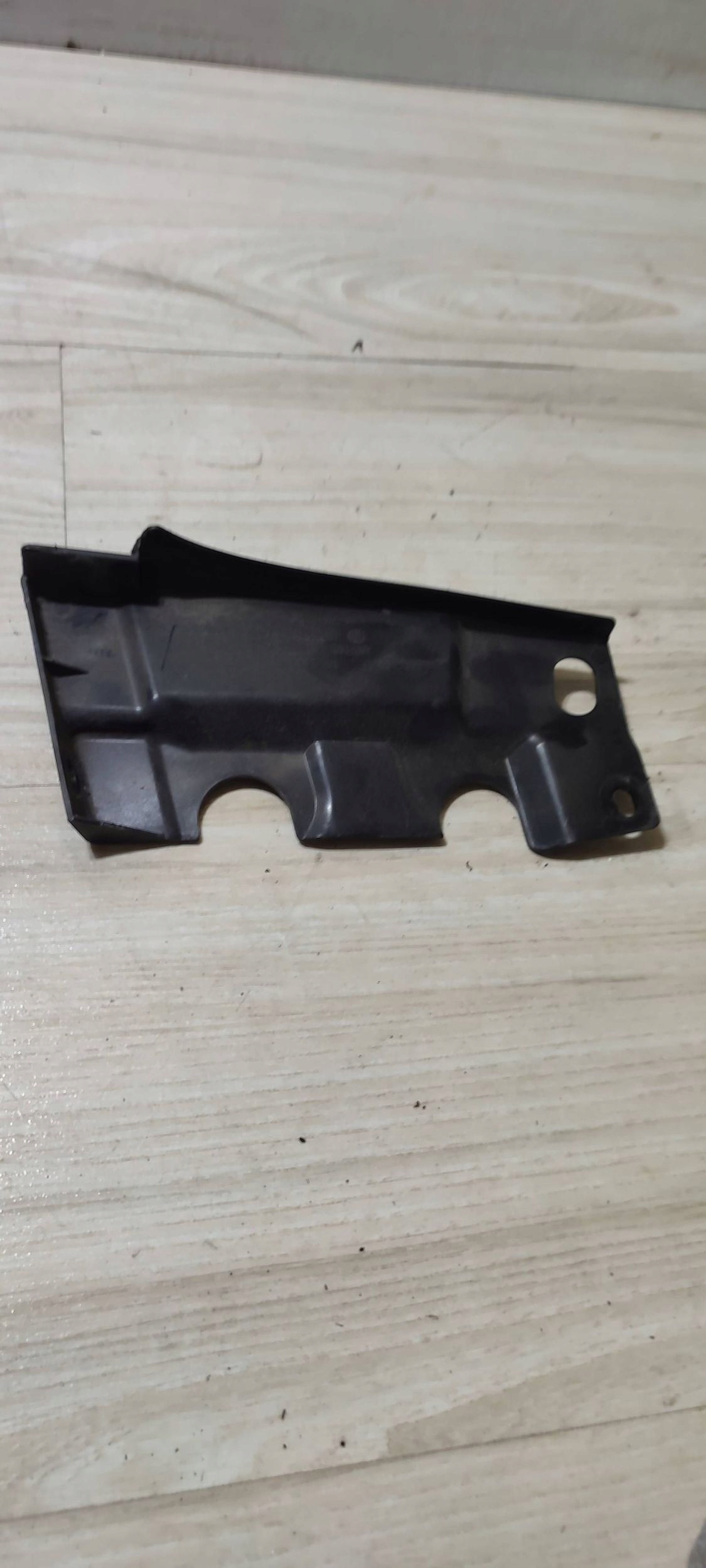 holder front left Volkswagen Caddy 1T0805233B